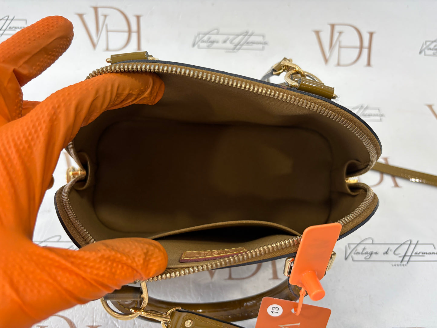 201660 - Louis Vuitton Alma BB