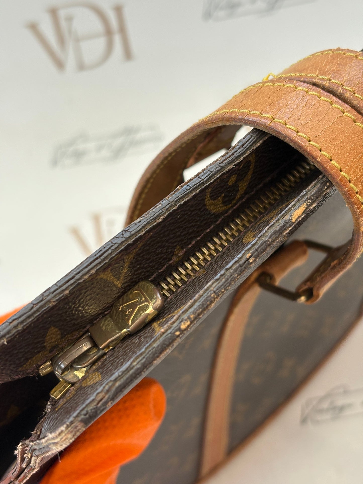 018926 - Louis Vuitton Babylone