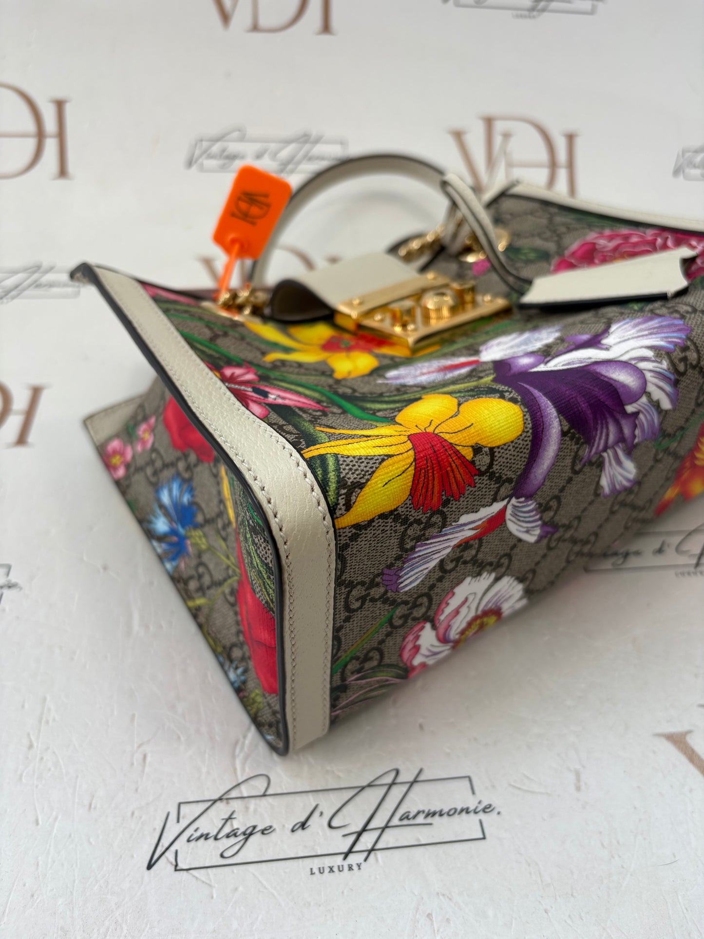 384060 - Gucci Padlock