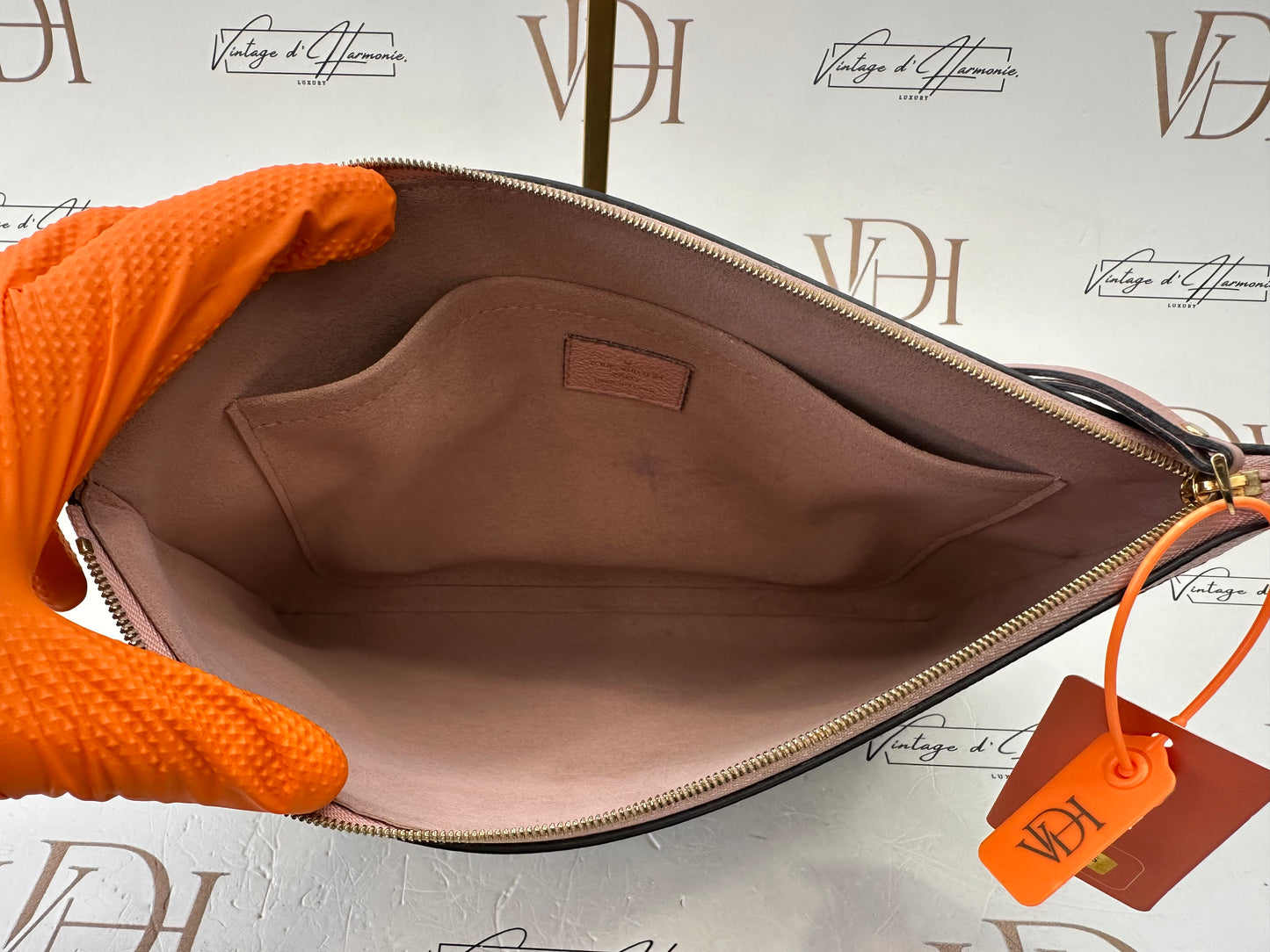 382895 - Louis Vuitton Daily