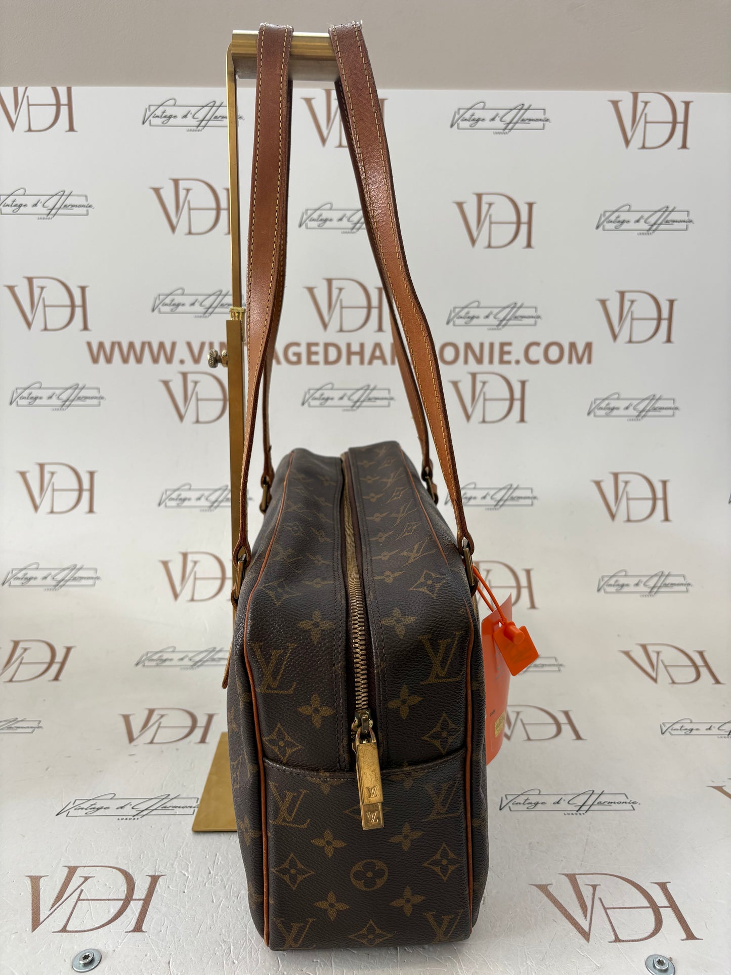 018776 - Louis Vuitton Cite GM