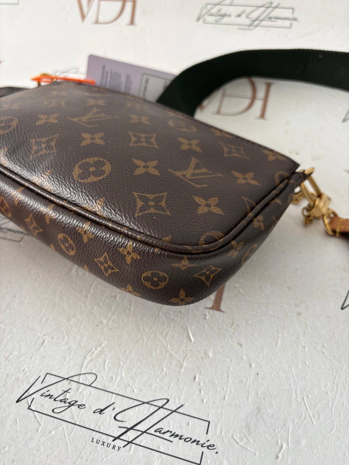 201426 - Louis Vuitton Multipochette