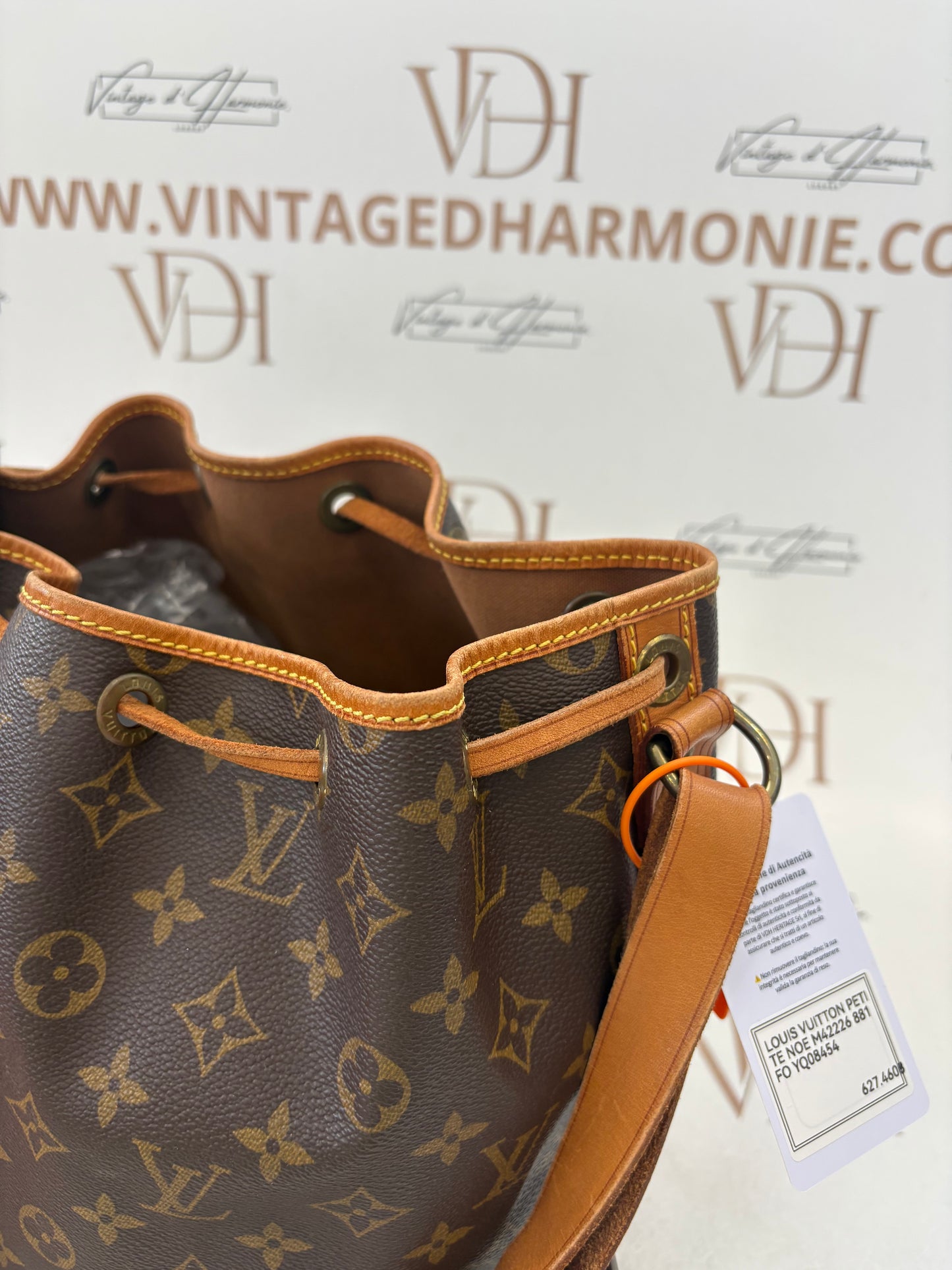 018524 - Louis Vuitton Petite Noé