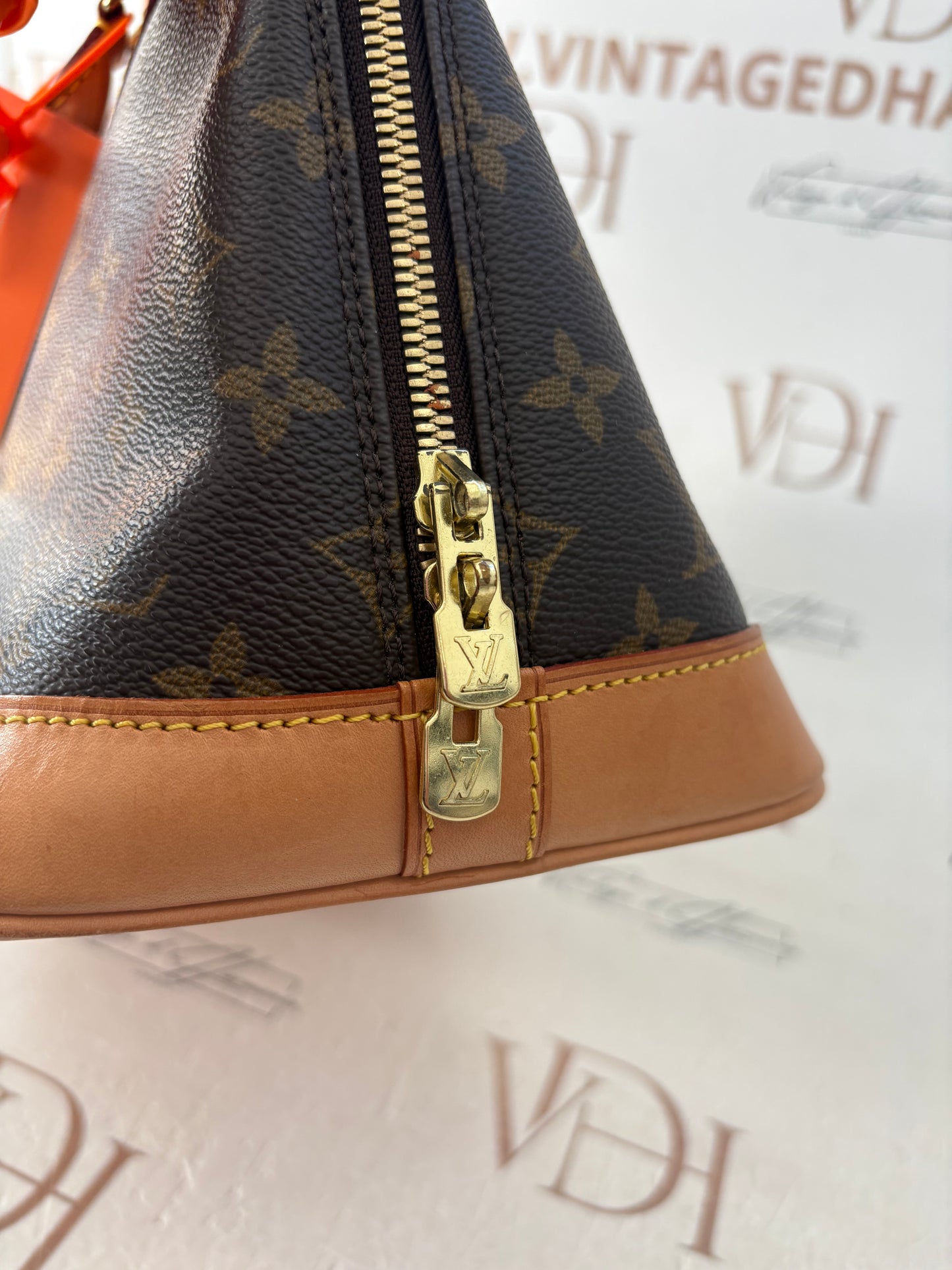 018733 - Louis Vuitton Alma