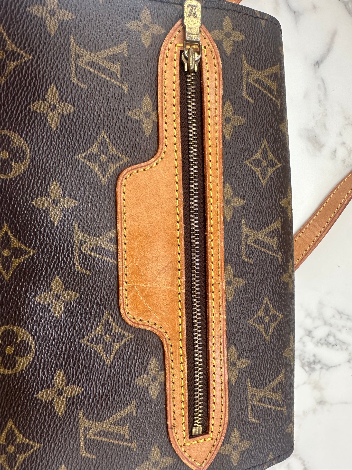 Louis Vuitton Saint German 24