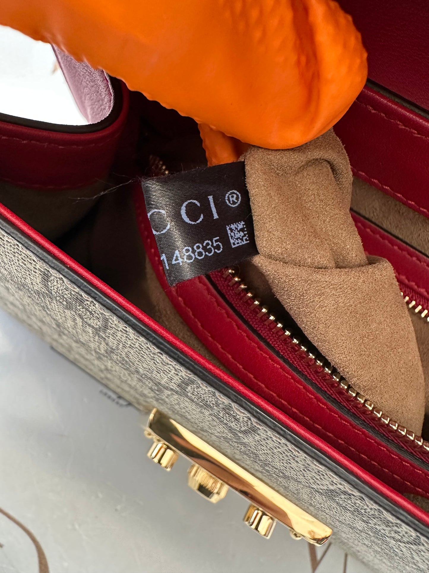 382992 - Gucci Padlock
