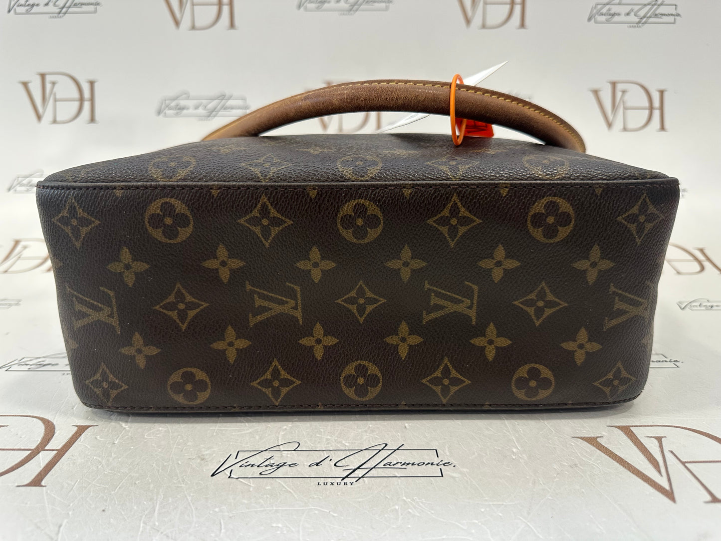016911 - Louis Vuitton Looping GM