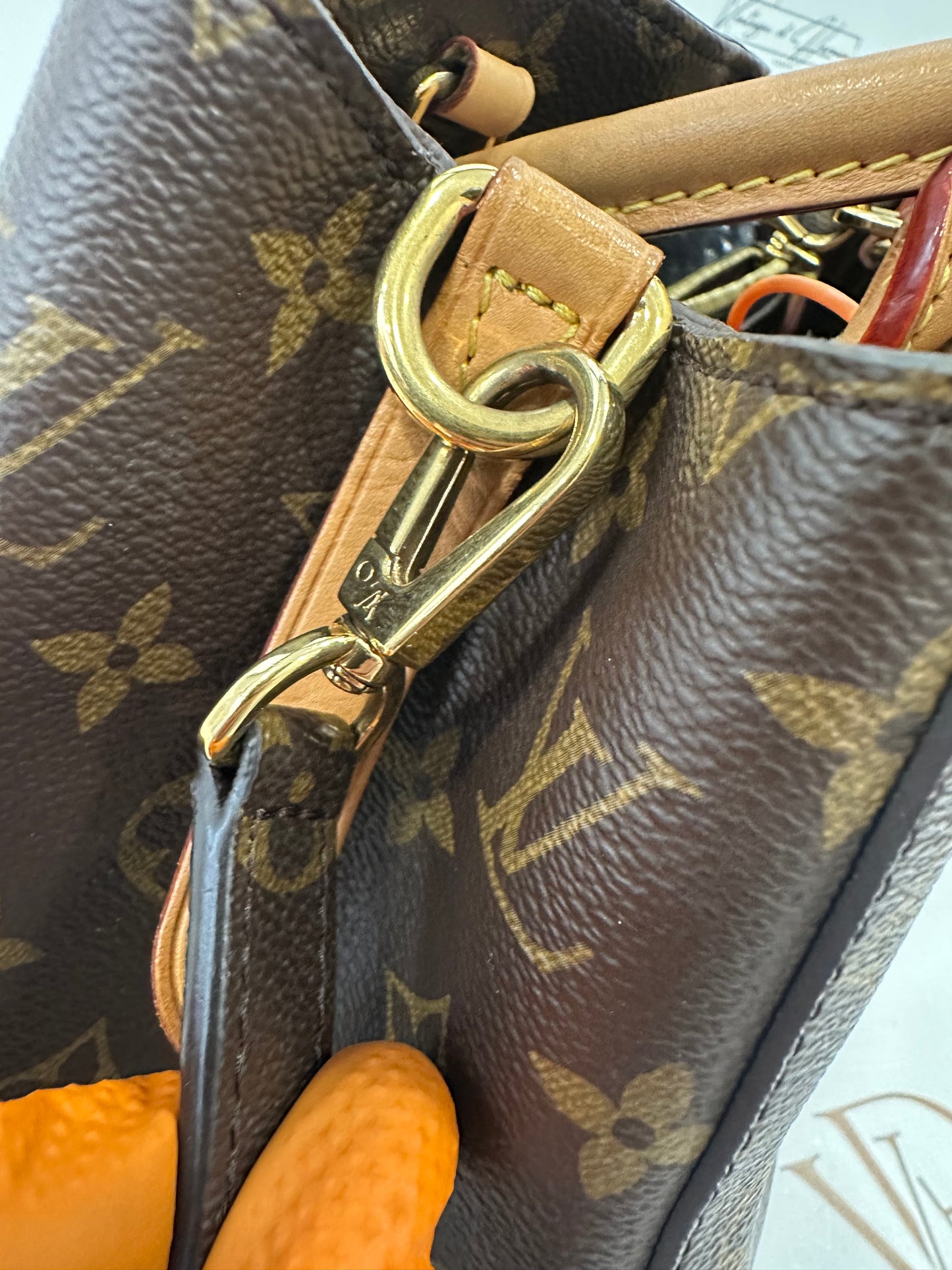 382825 - Louis Vuitton Montaigne