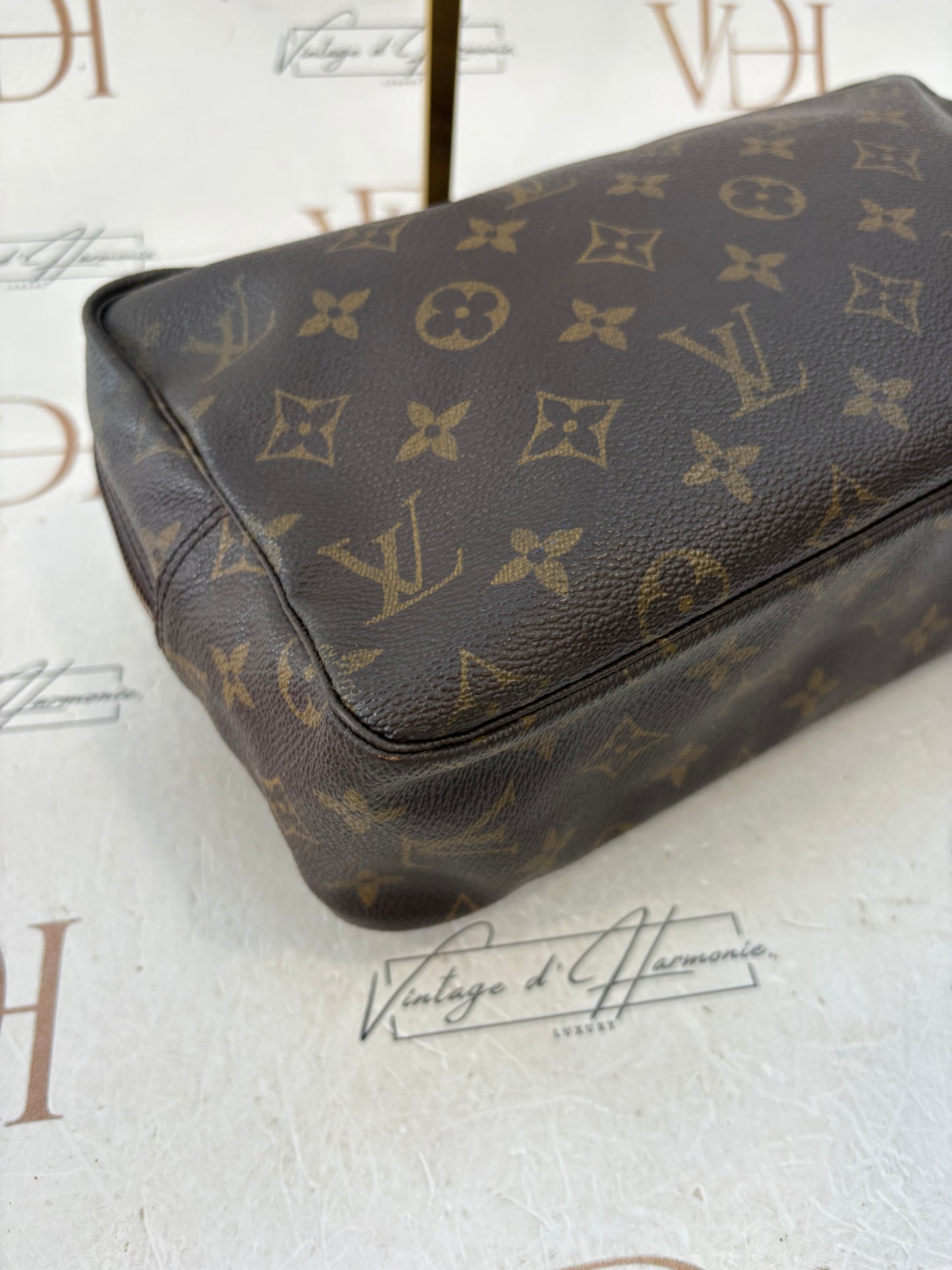 018416 - Louis Vuitton Trousse Toilette 28