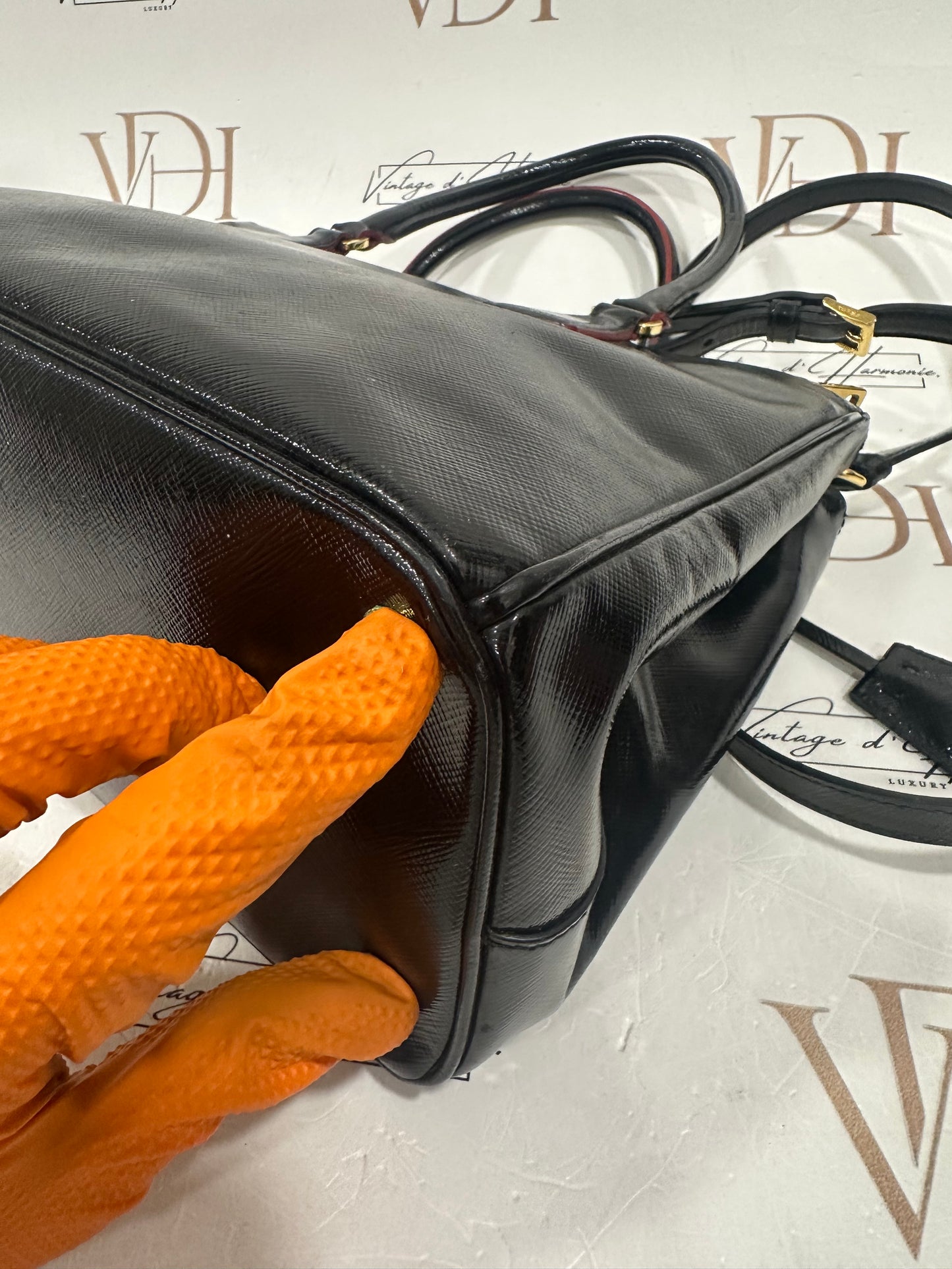 382946 - Prada Galleria Black
