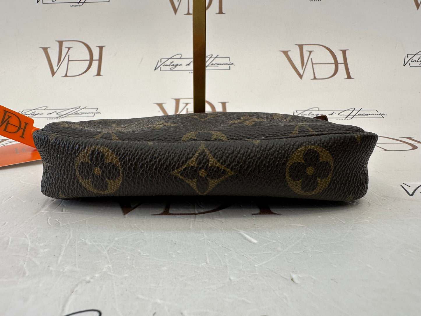 017818 - Louis Vuitton Pochette