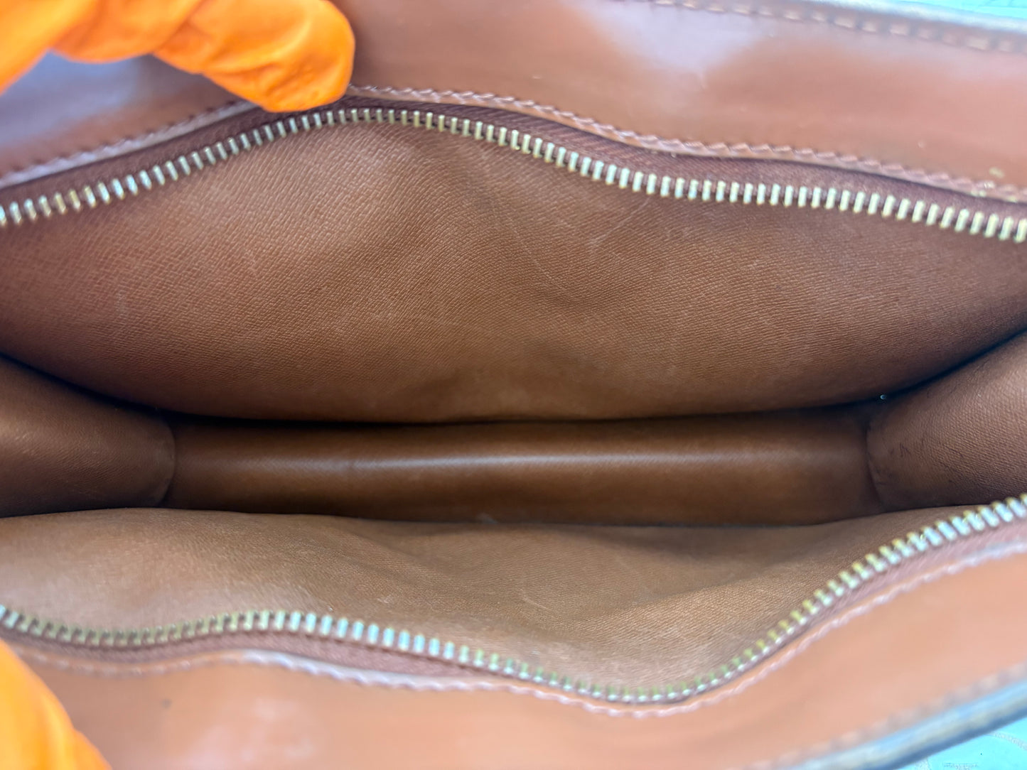 018390 - Louis Vuitton Pochette Homme