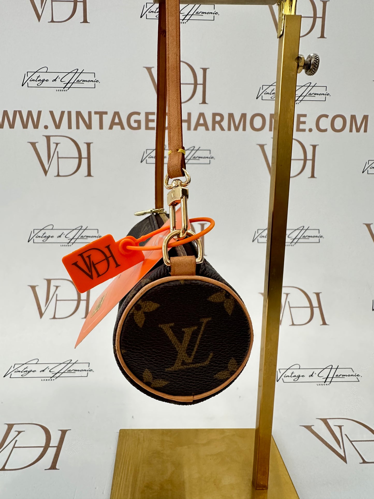 016885 - Louis Vuitton Papillon Pouch