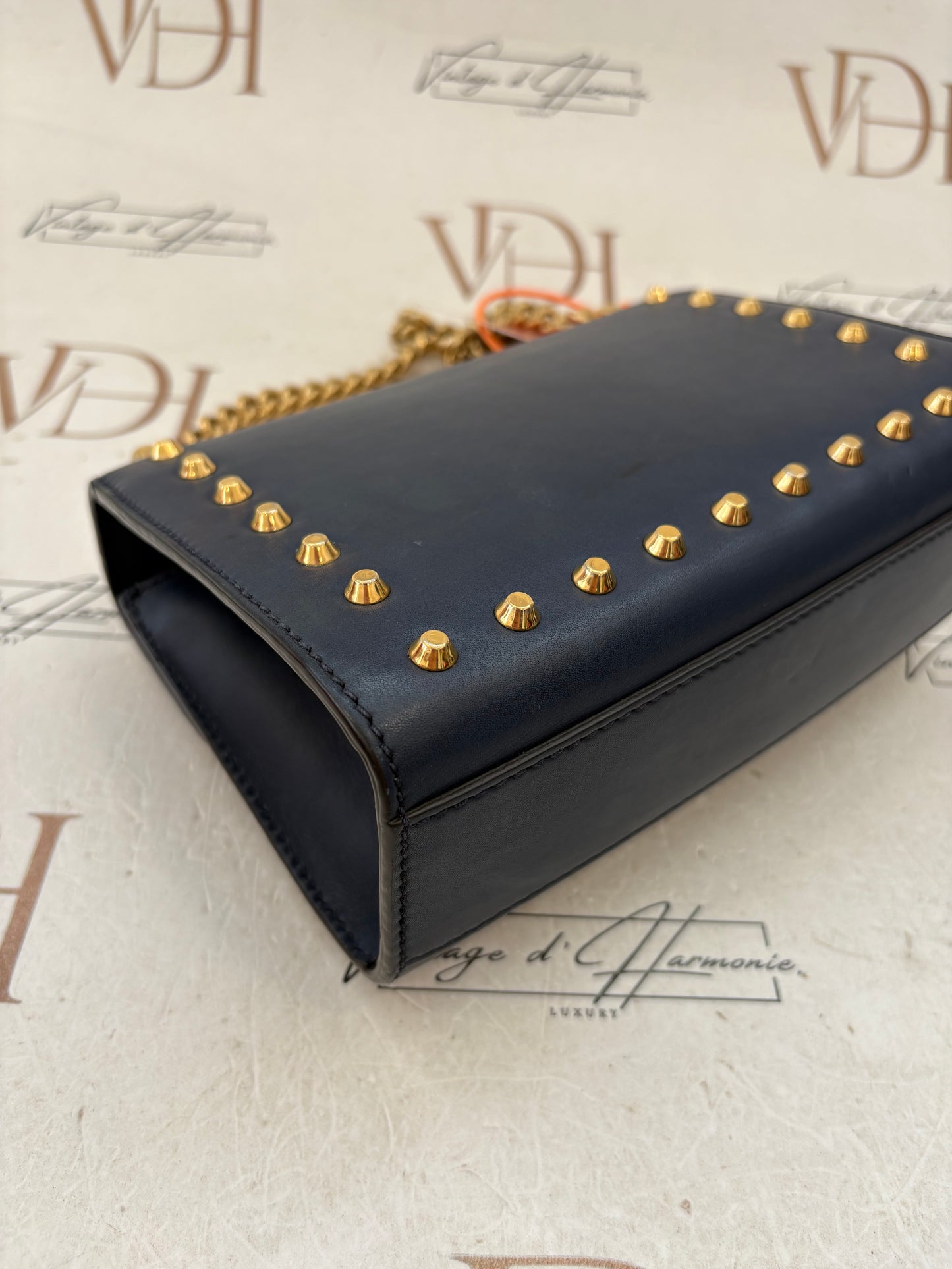 384062 - Gucci Padlock