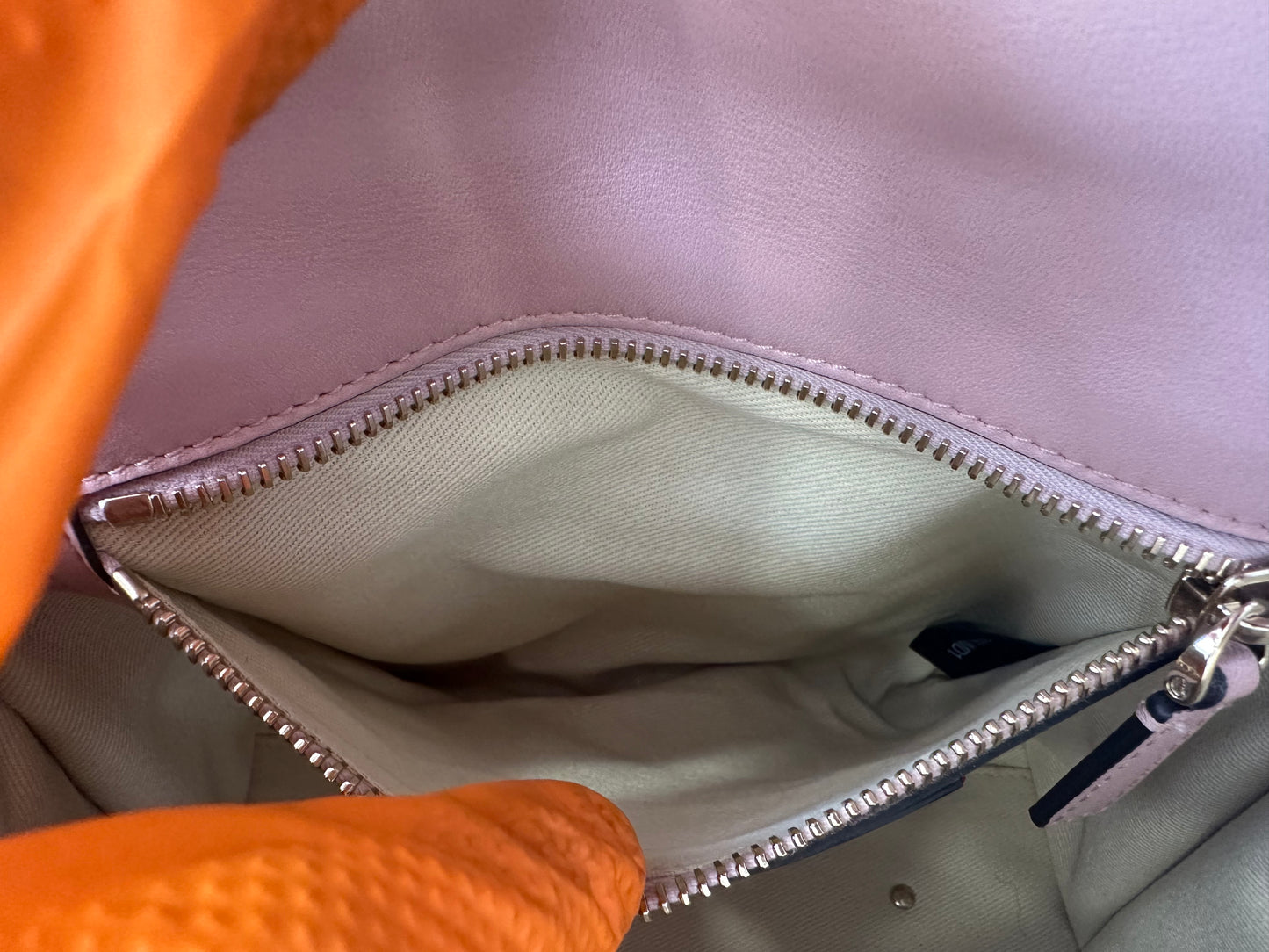 382347 - Valentino Candystud