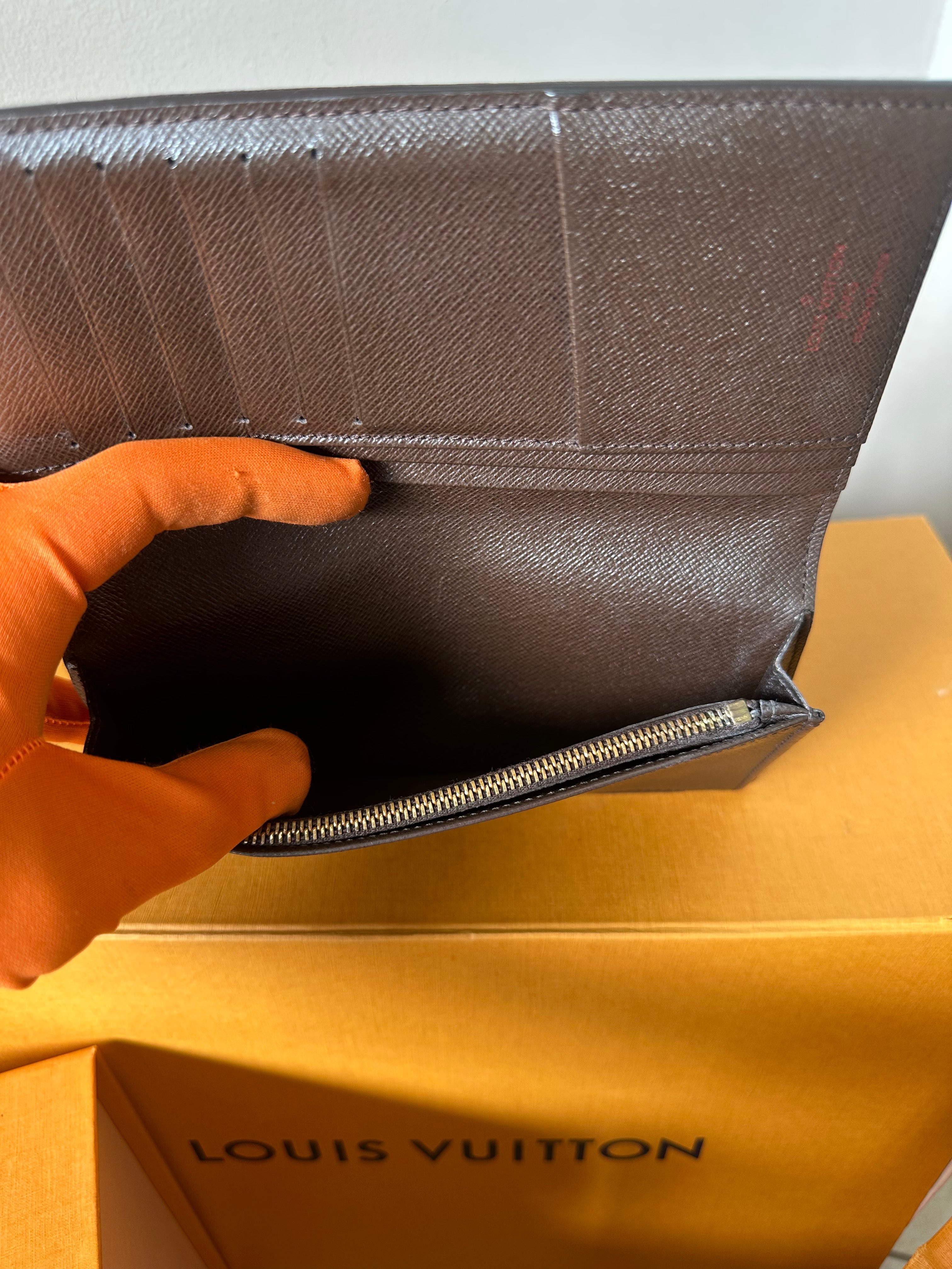 Louis Vuitton Brezza long