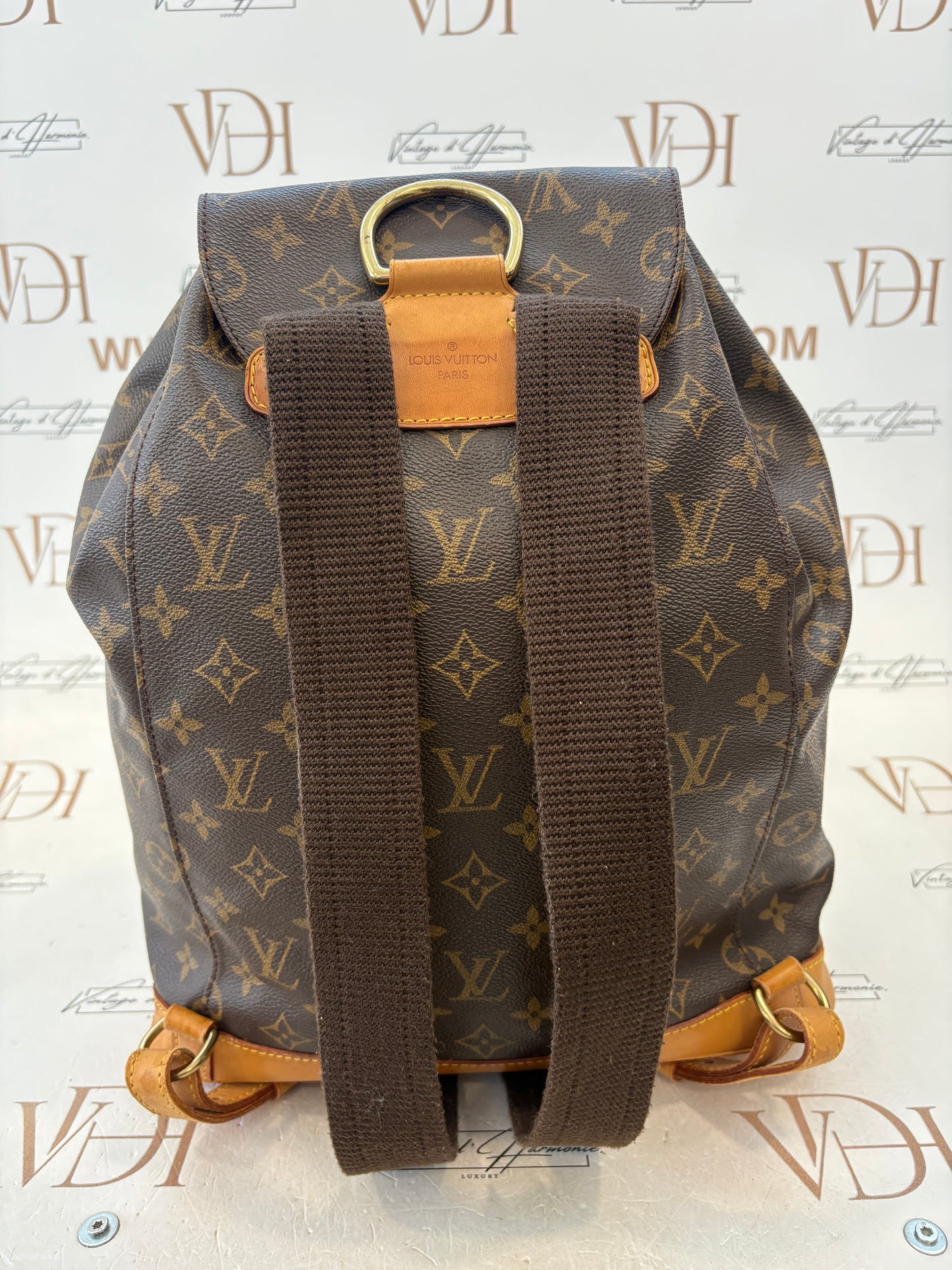 018620 - Louis Vuitton Montsouris GM