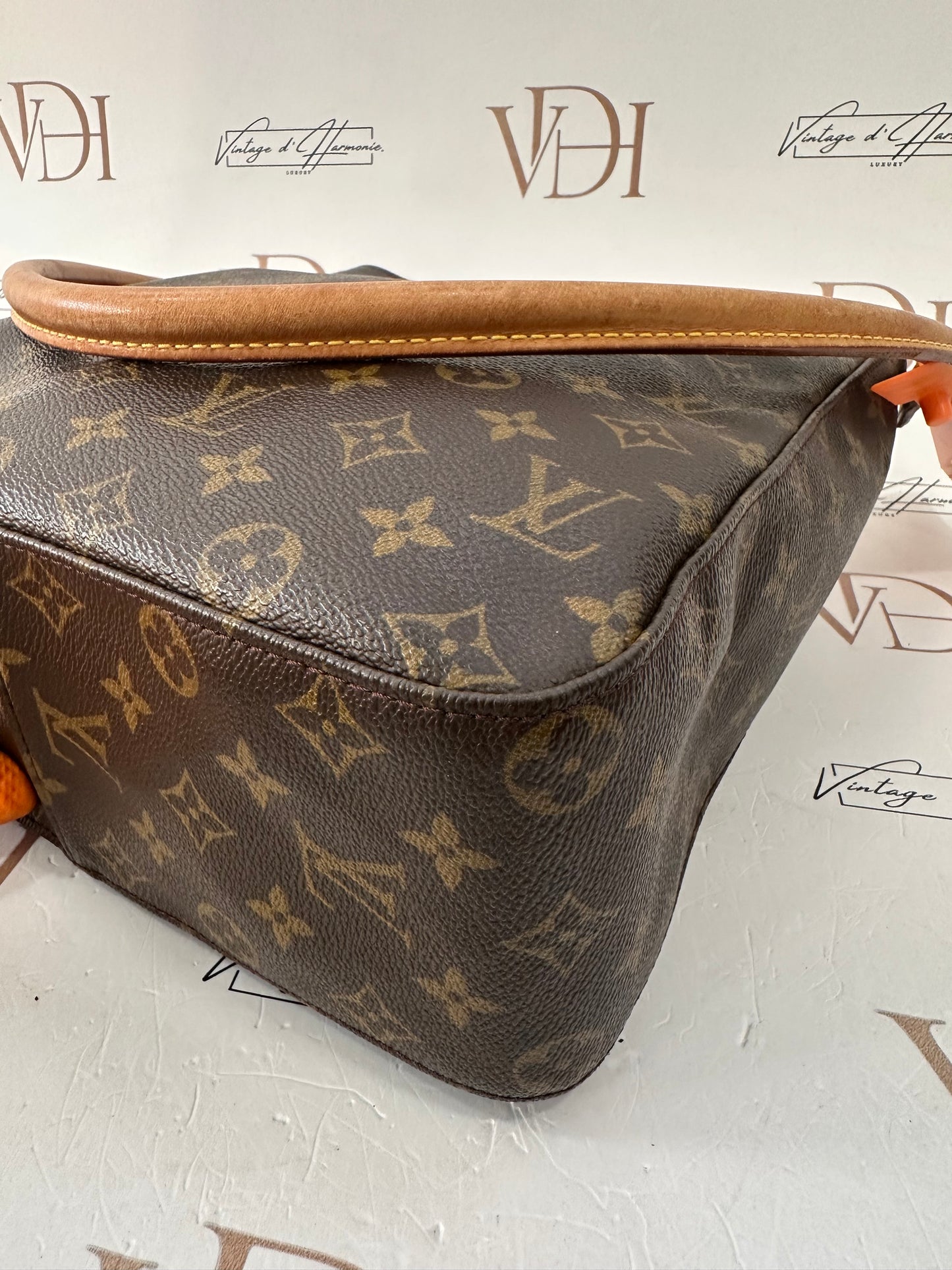 017798 - Louis Vuitton Looping GM