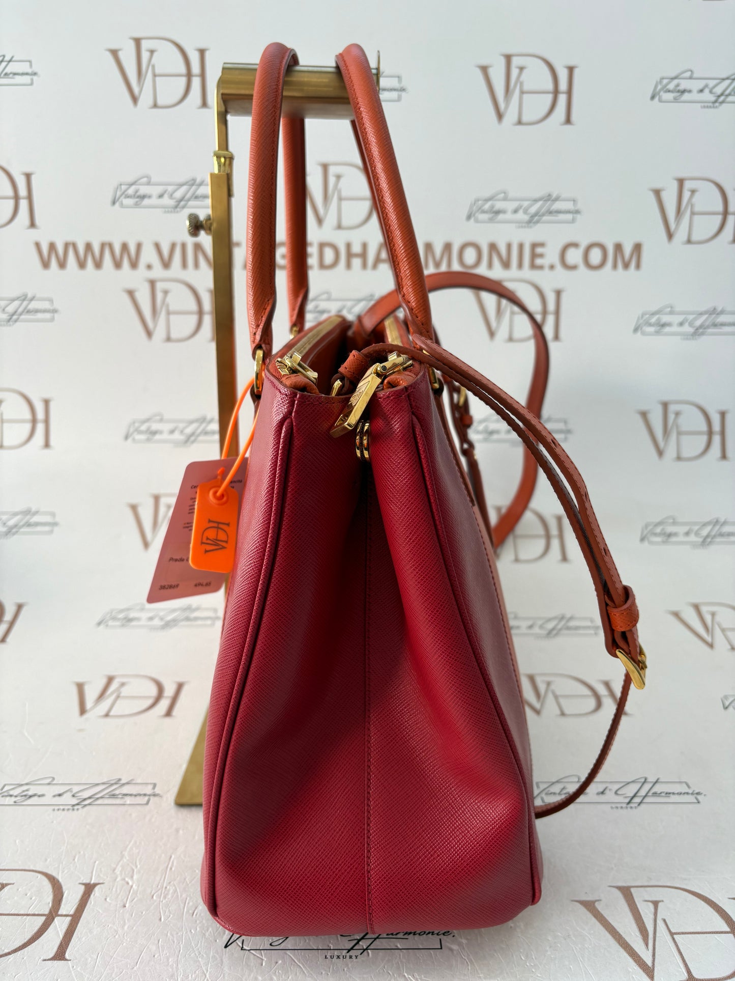 382869 - Prada Galleria