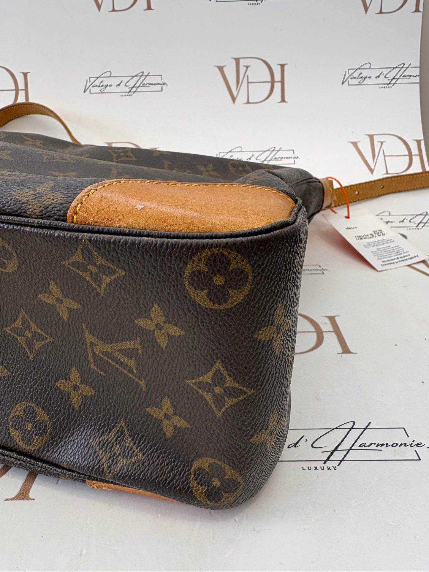 018797 - Louis Vuitton Boulogne