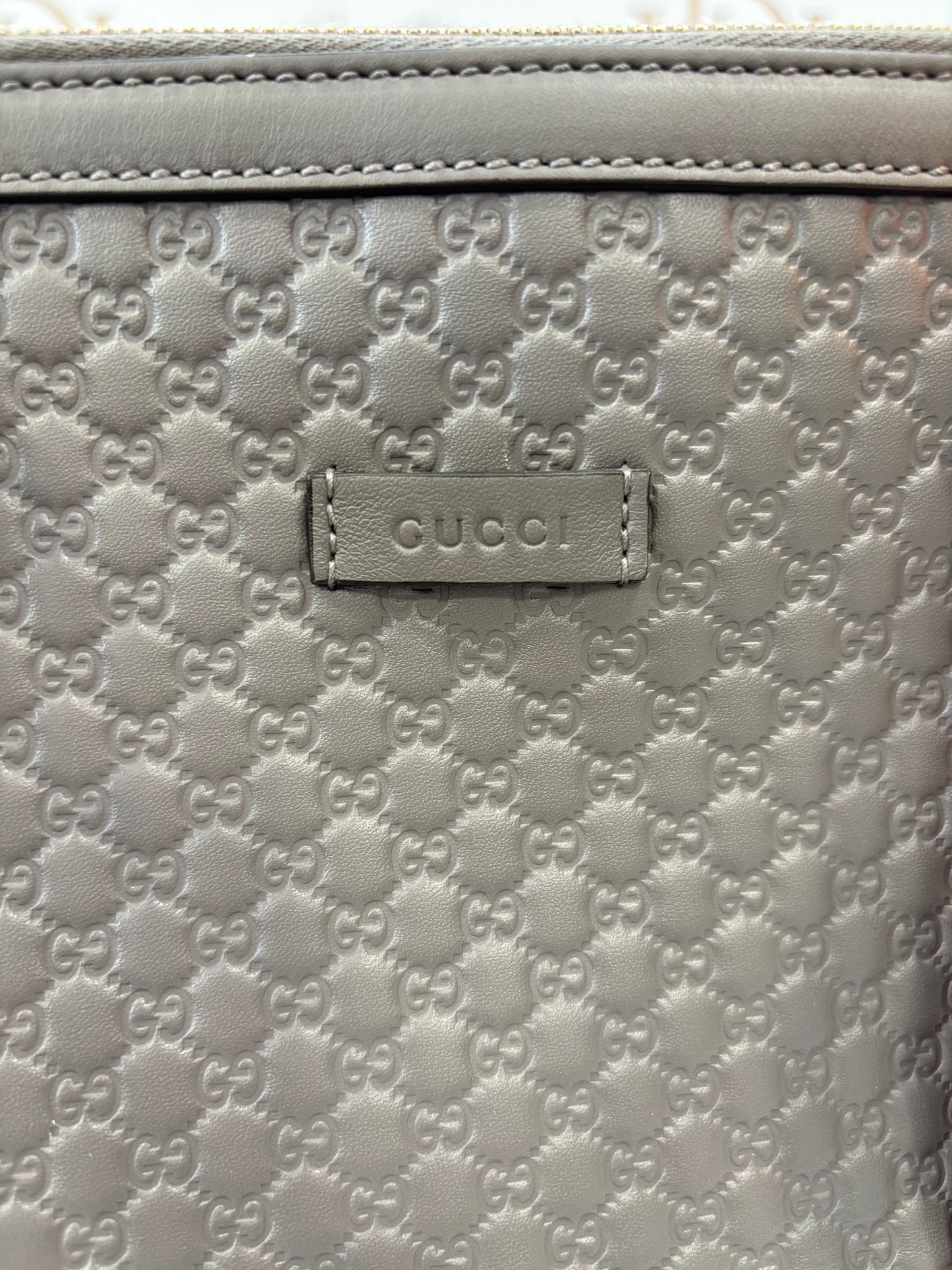 383685 - Gucci Grey