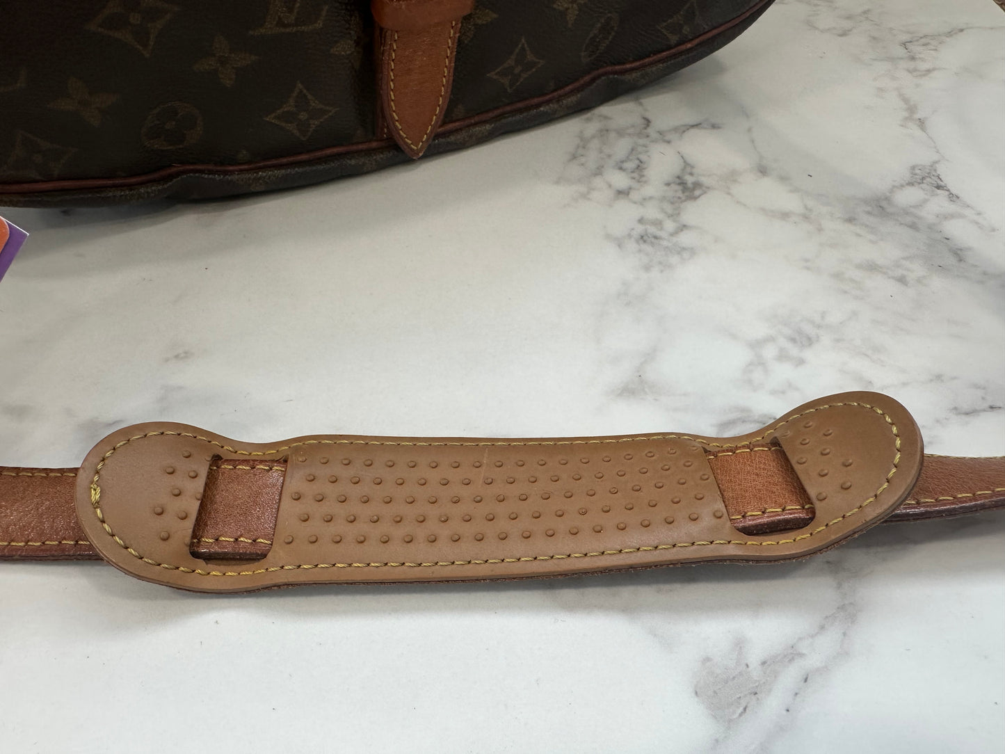 Louis Vuitton Saumur 35