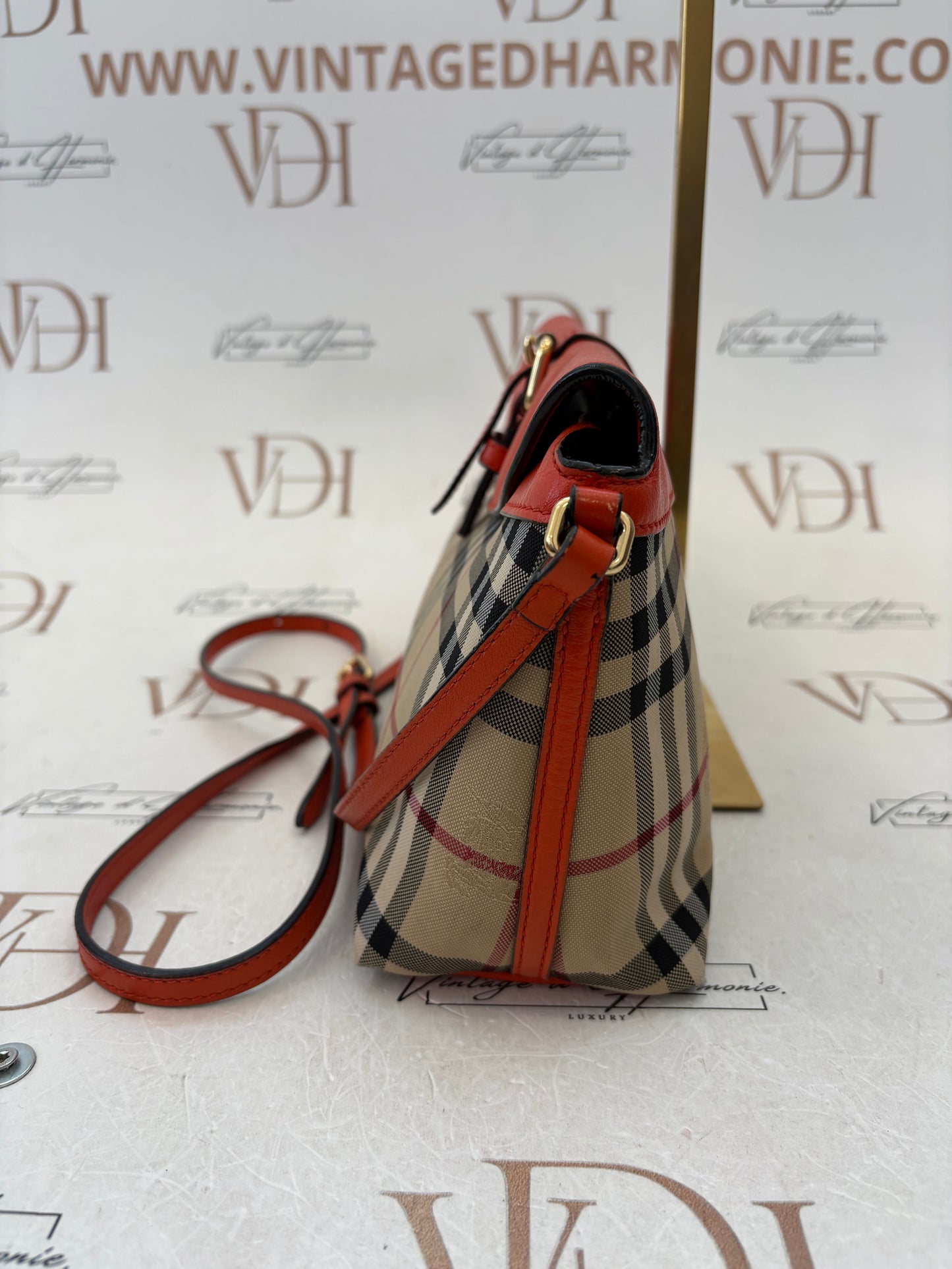 383902 - Burberry Bag
