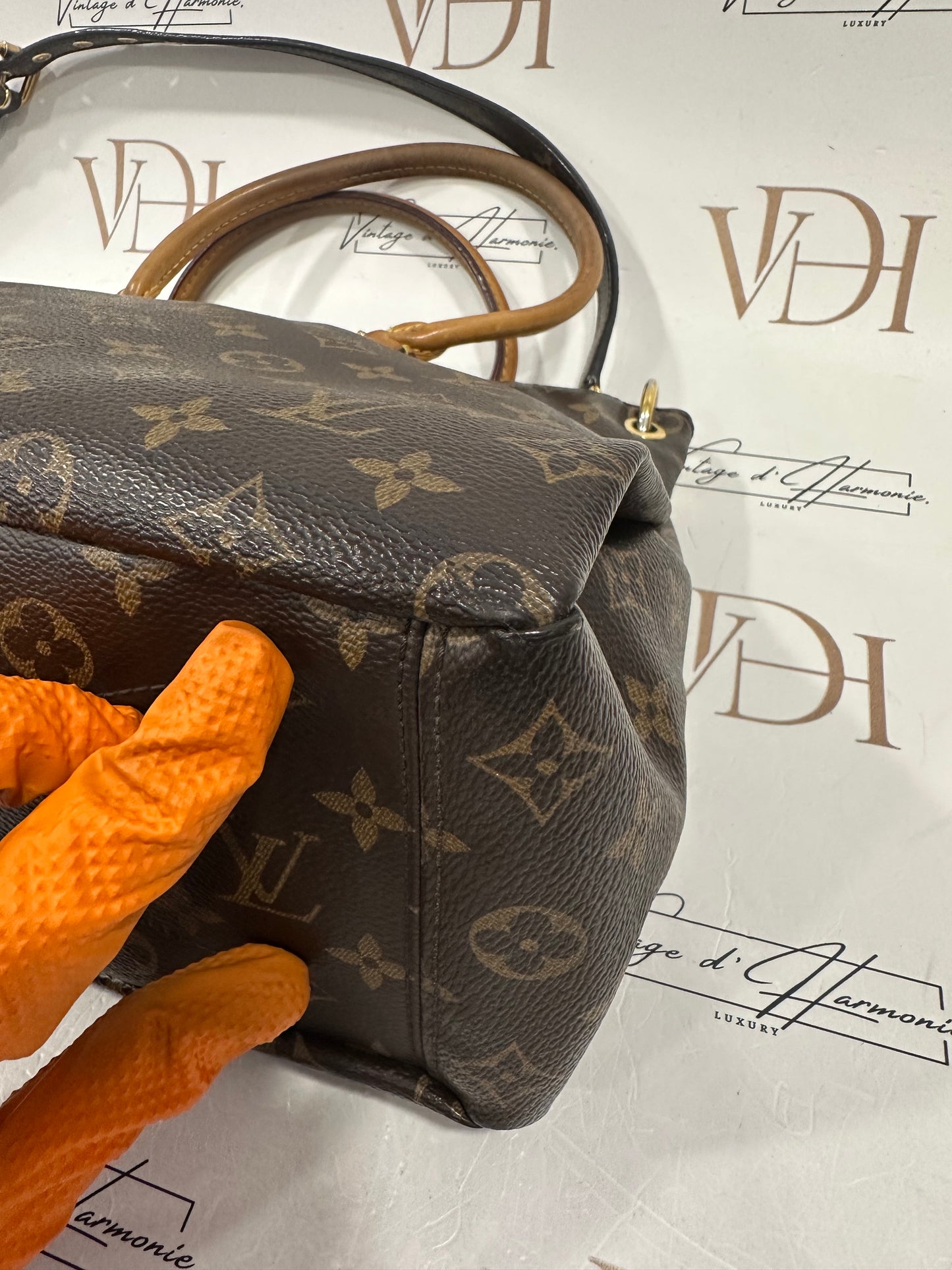 382945 -  - Louis Vuitton Pallas