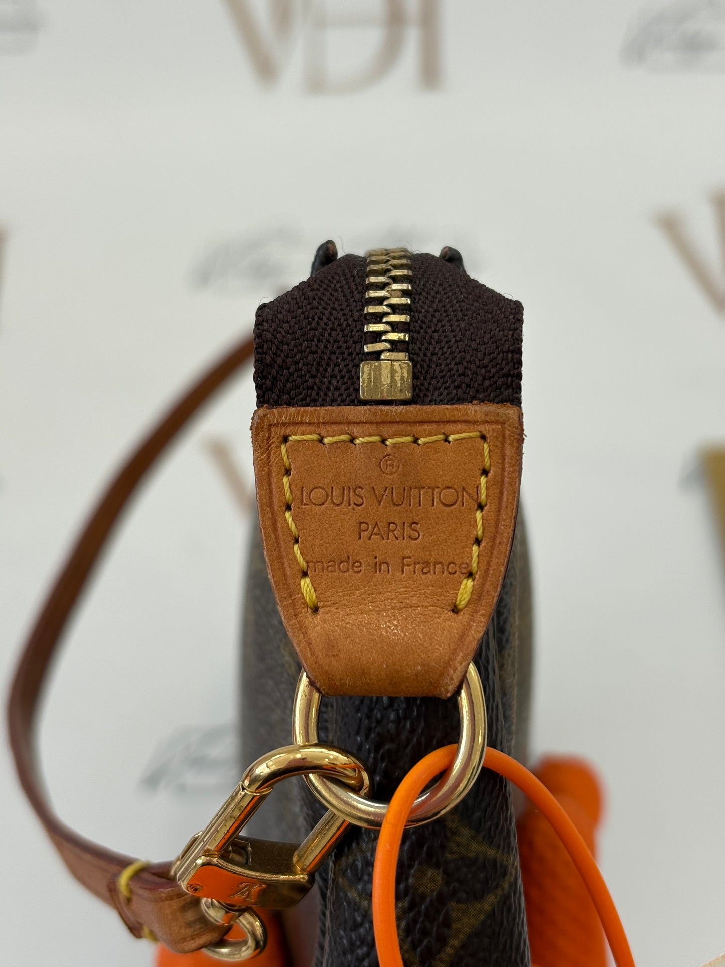 018106 - Louis Vuitton Pochette Accessoires