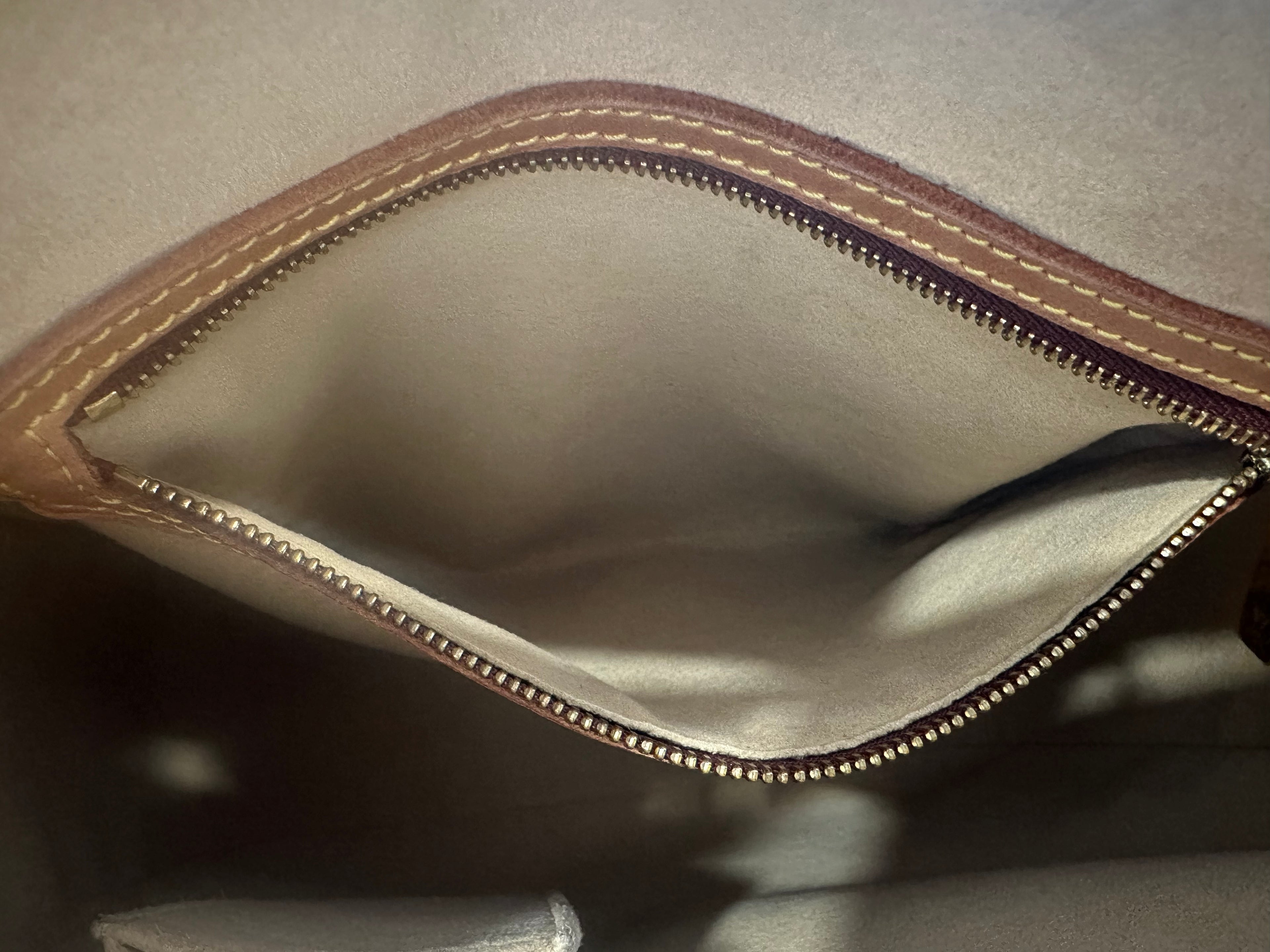 Louis Vuitton Looping GM