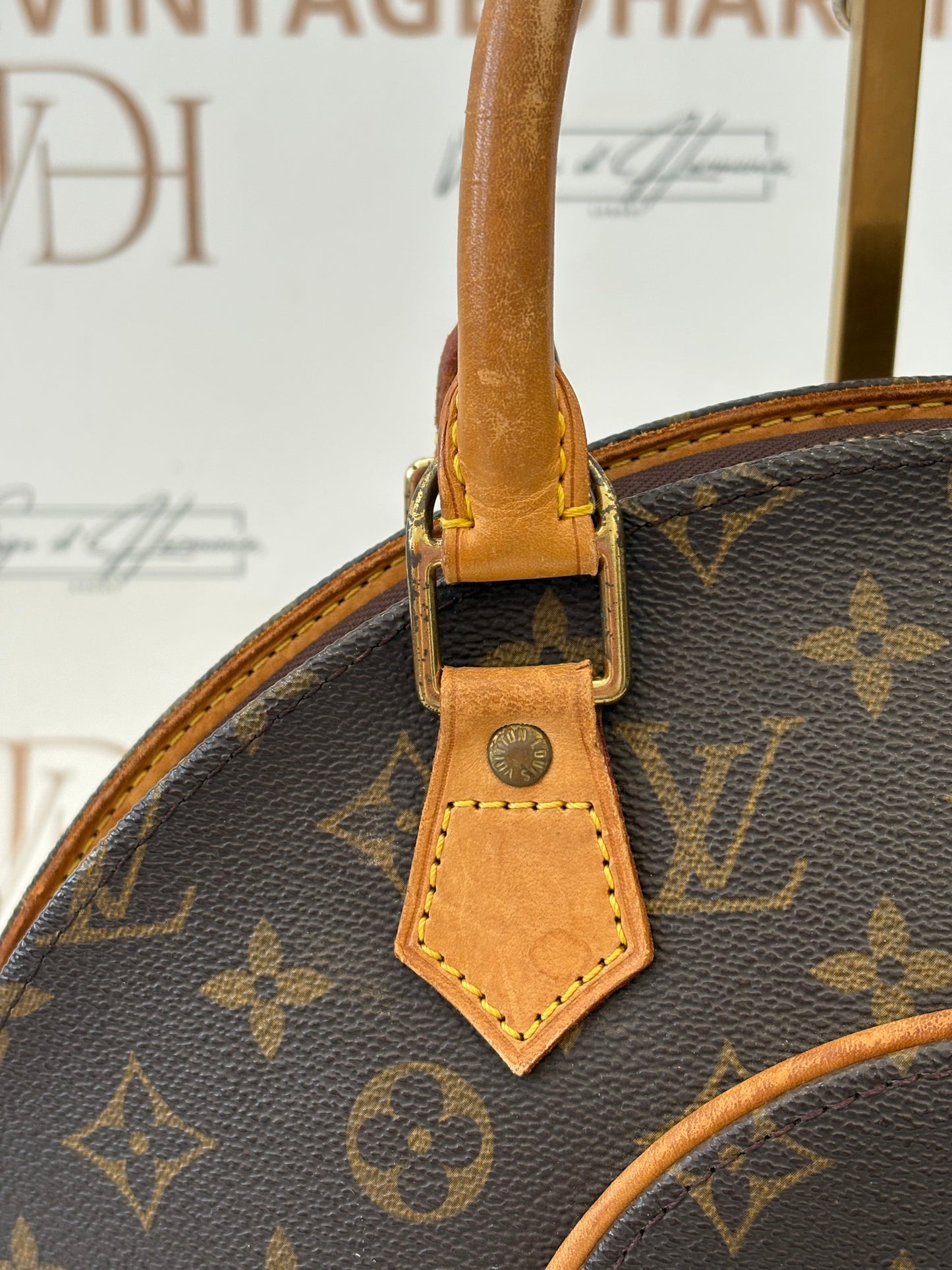 018054 - Louis Vuitton Ellipse