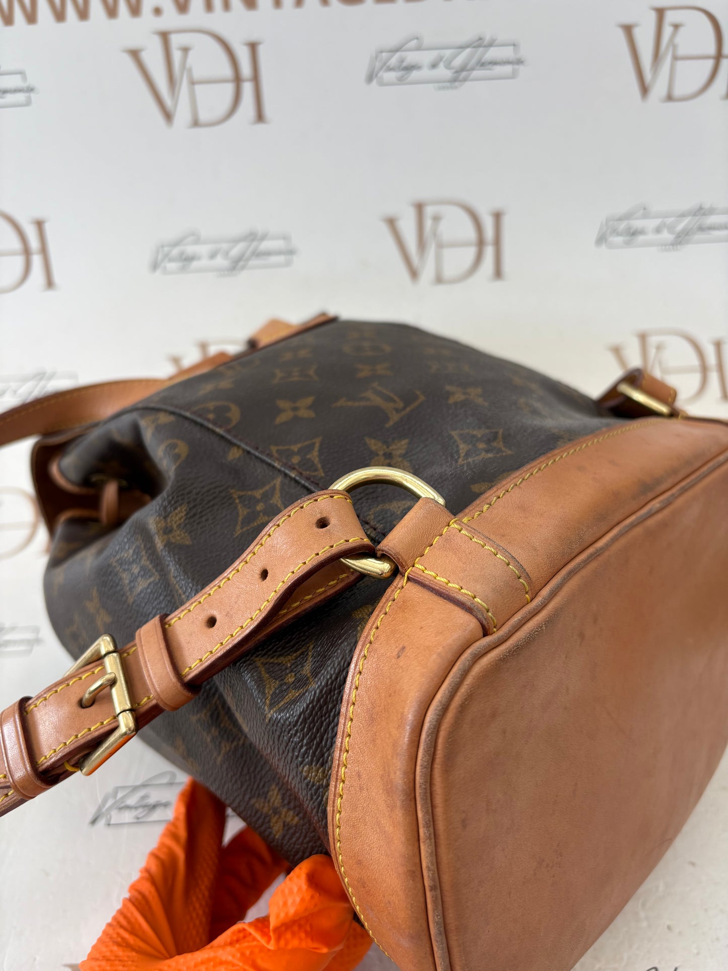 018236 - Louis Vuitton Montsouris