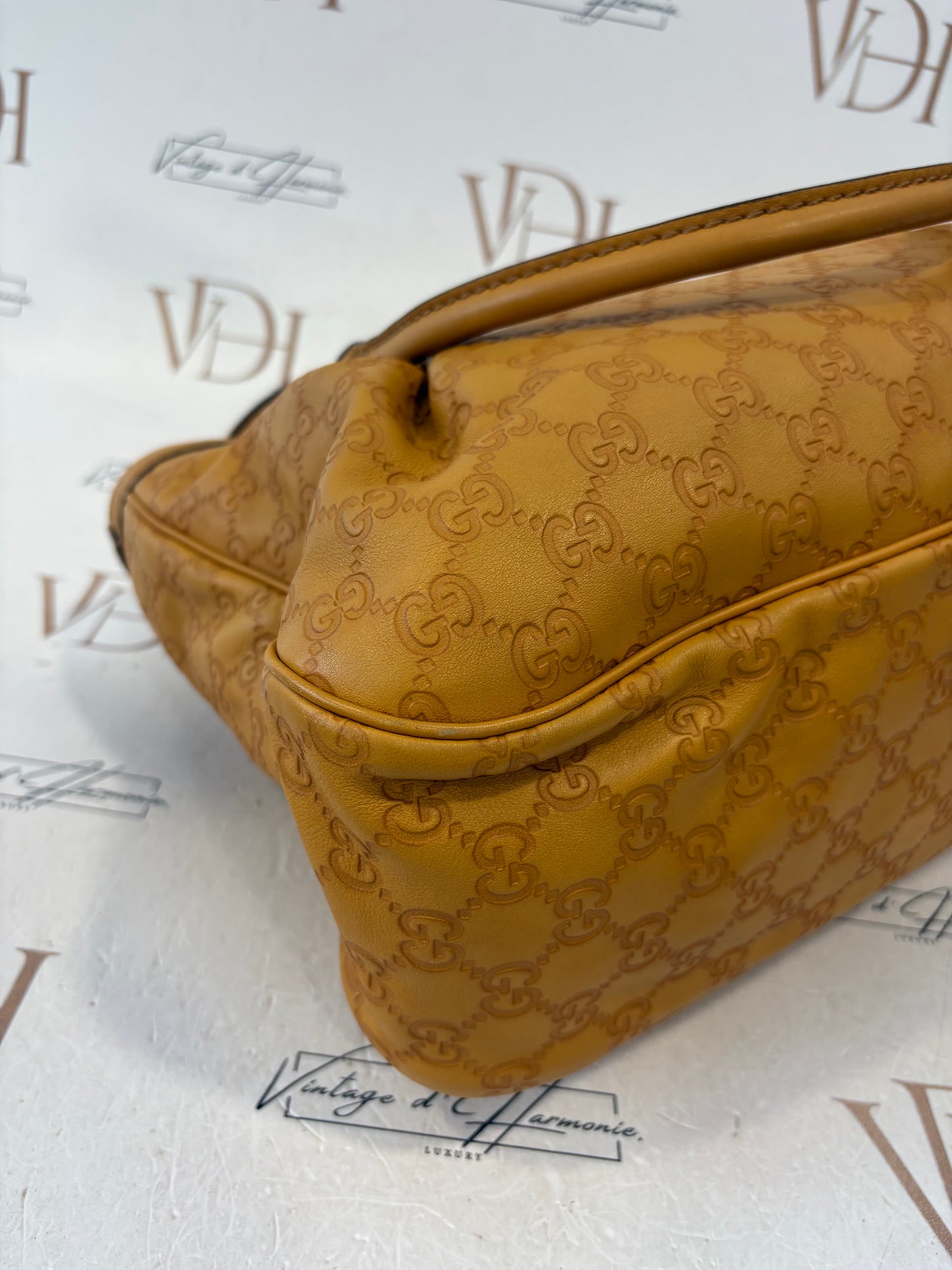 200935 - Gucci Sukey