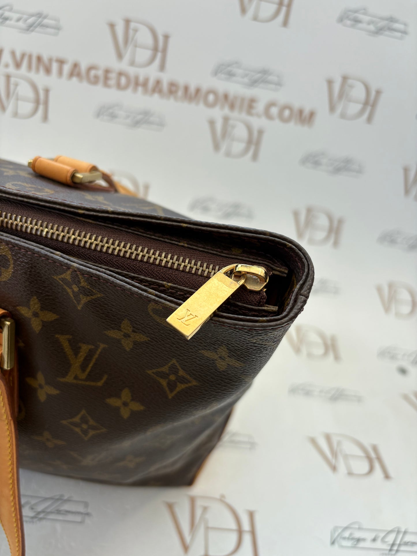 018104 - Louis Vuitton Cabas Mezzo