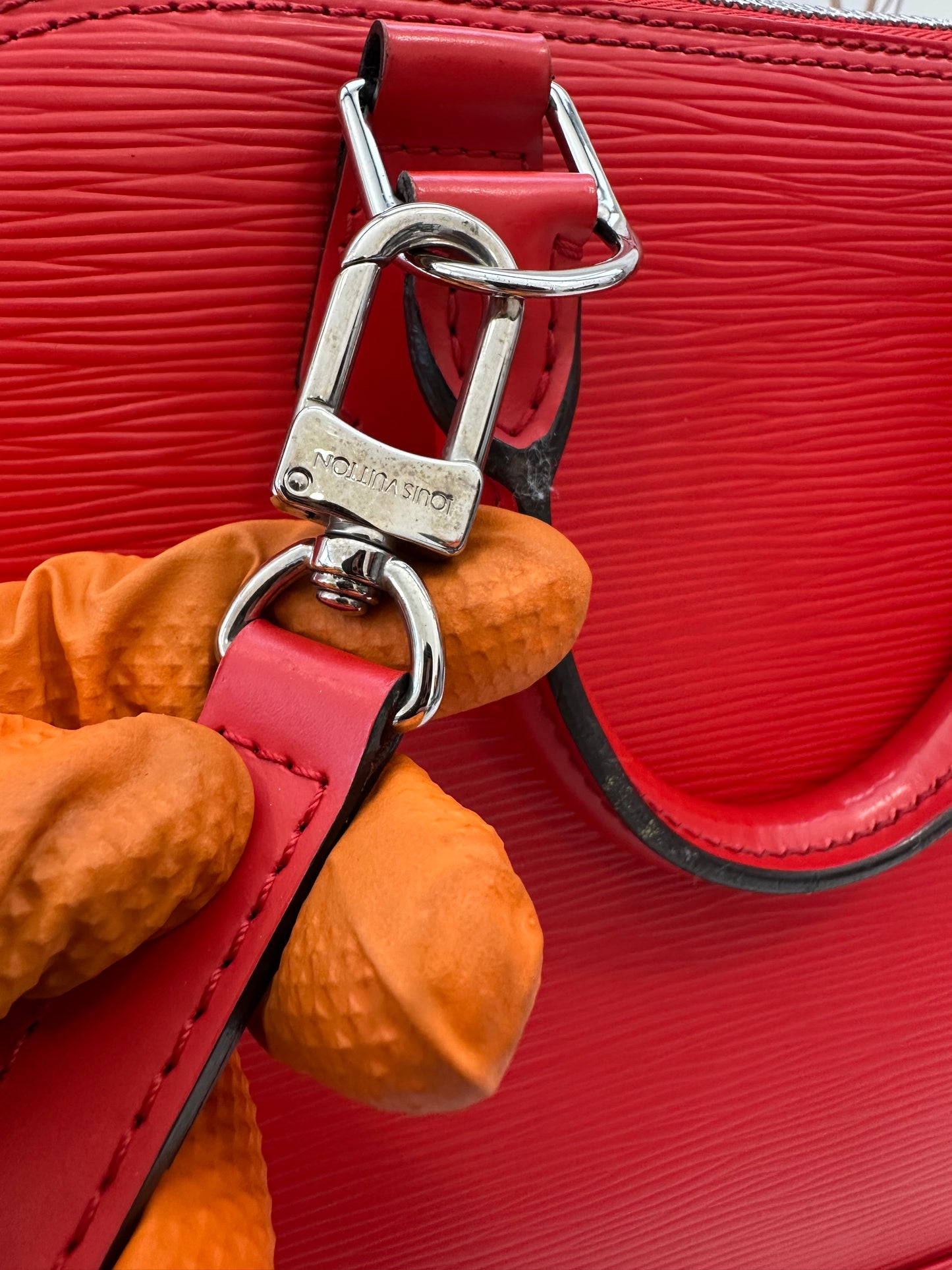 017886 - Louis Vuitton Alma Red Epi