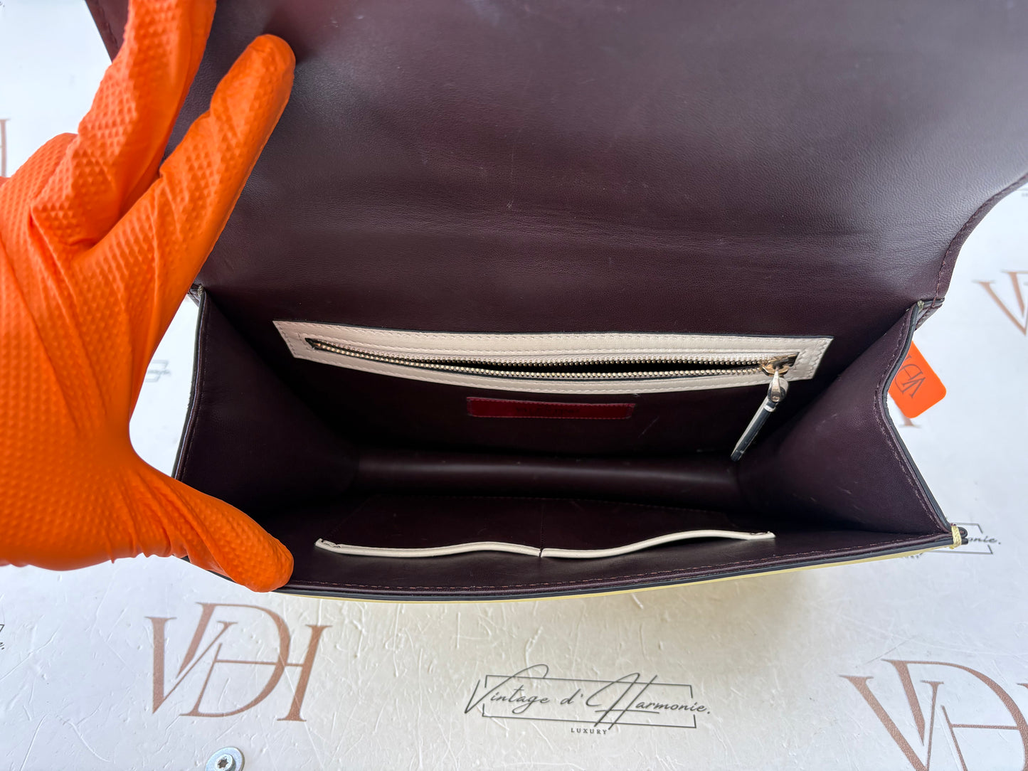 383475 - Valentino Glam Lock