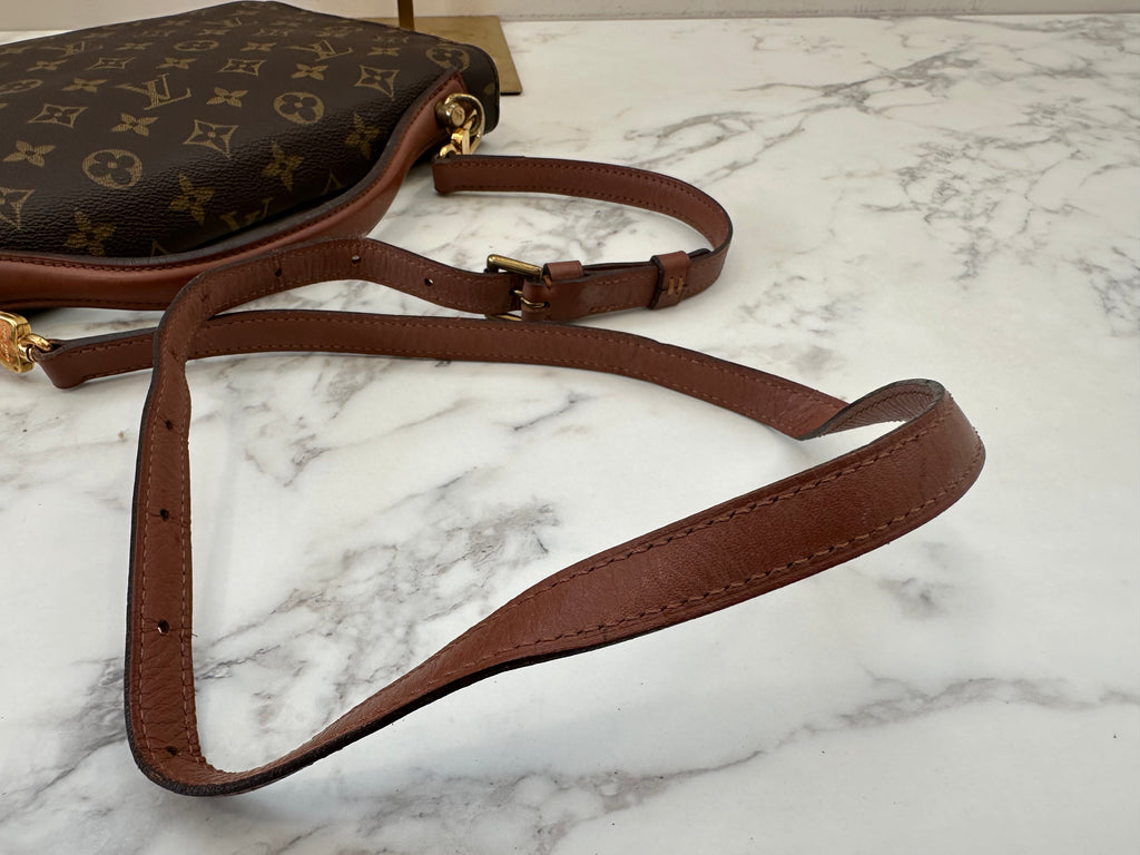 Louis Vuitton Monceau 28