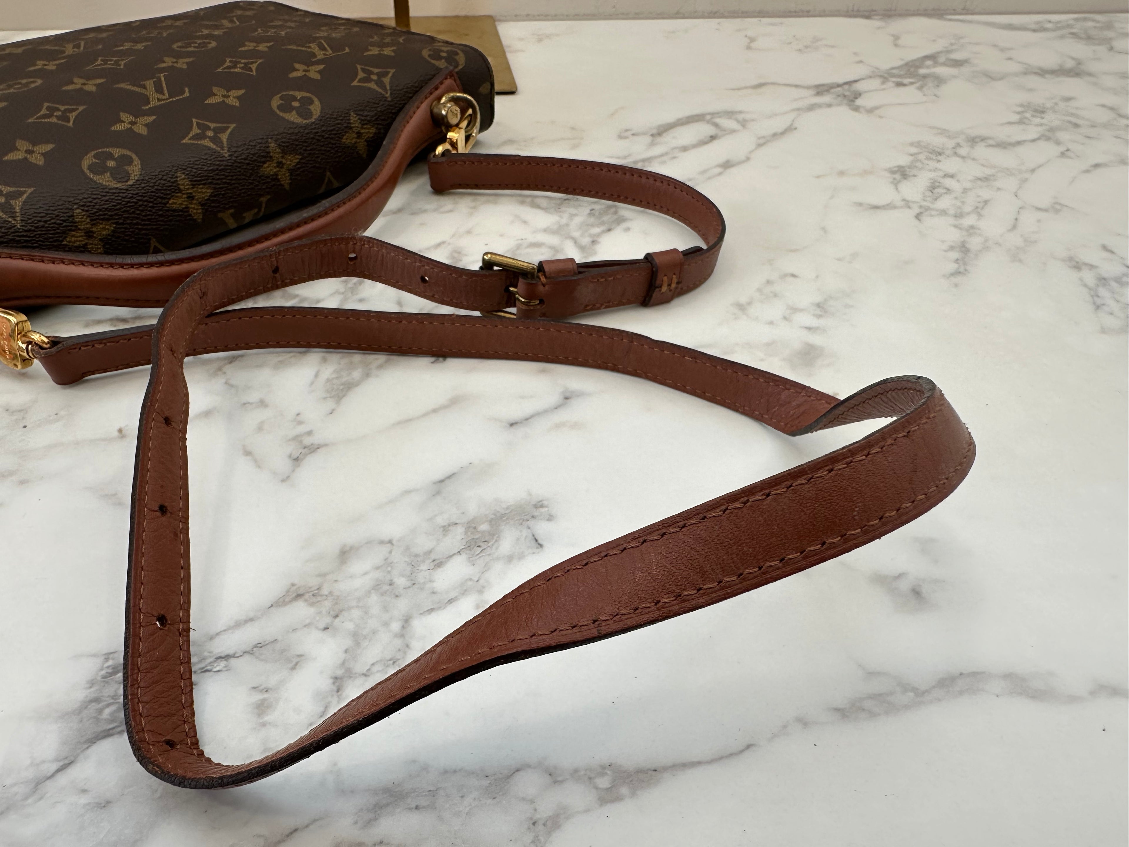 Louis Vuitton Monceau 28