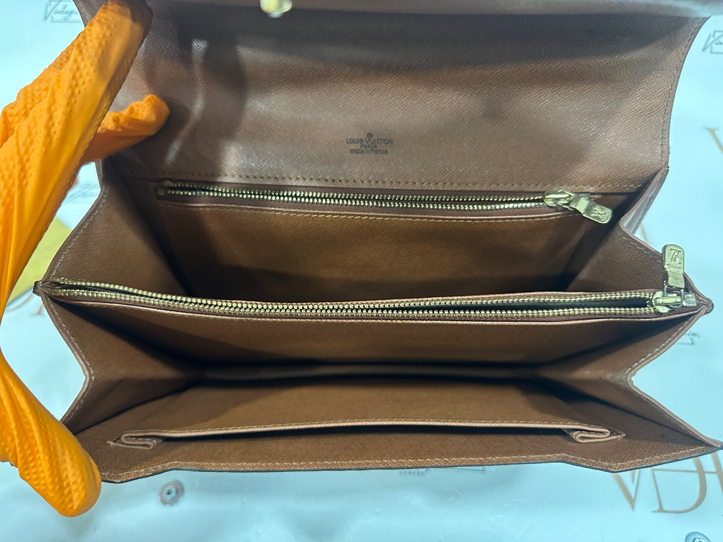 016872 - Louis Vuitton Concorde