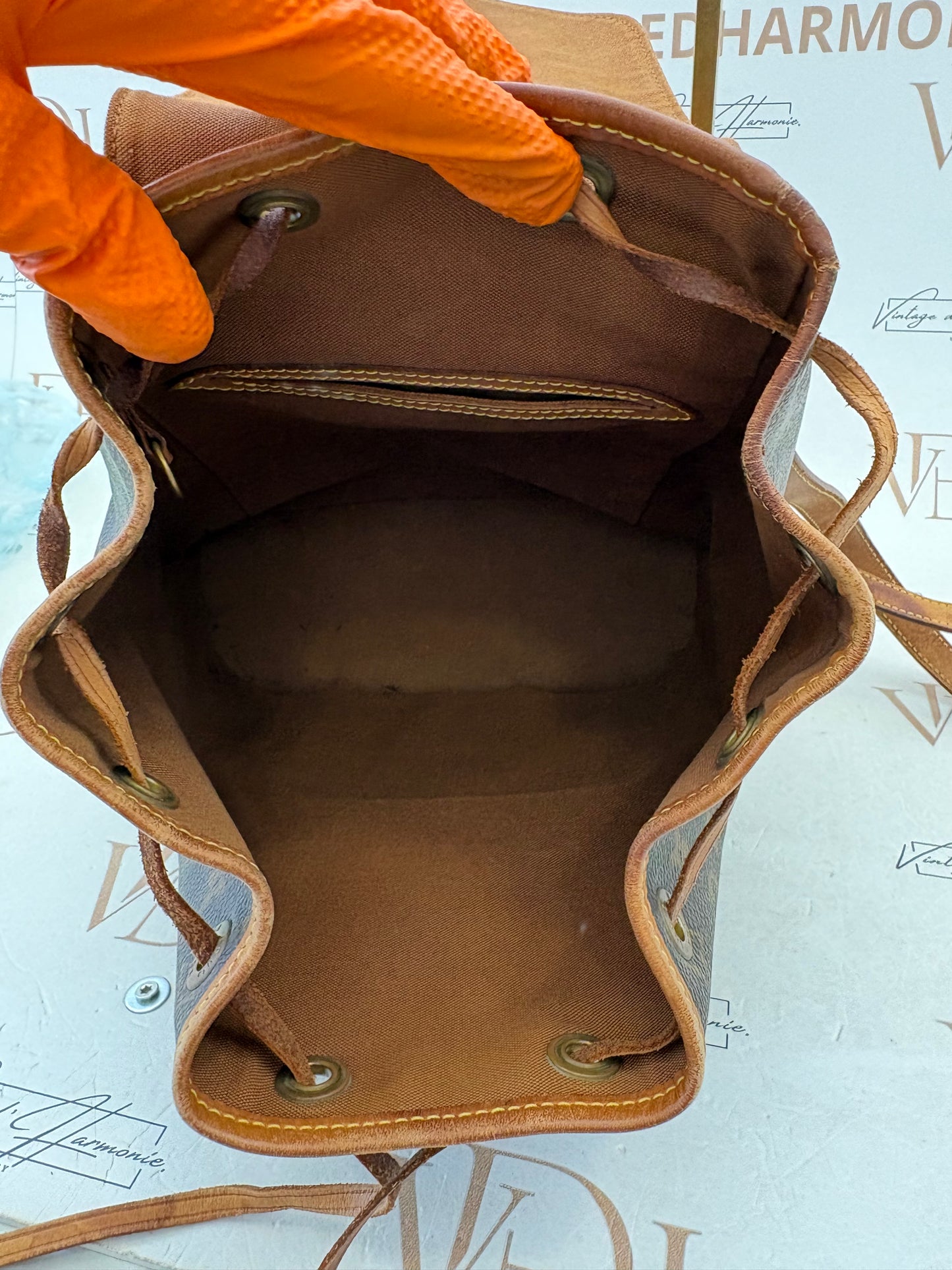016951 - Louis Vuitton Montsouris MM