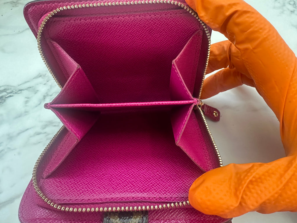 Louis Vuitton Conpact Zip Perfo