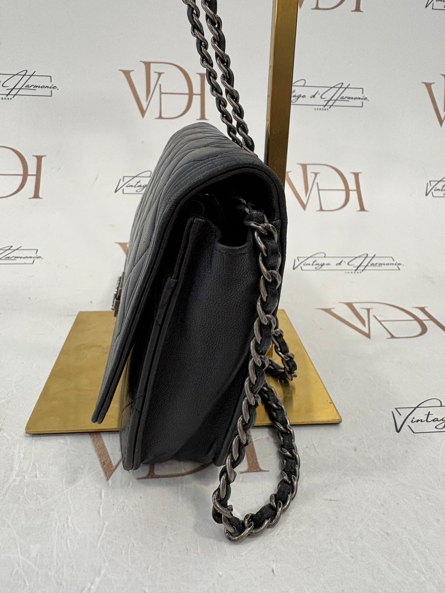 383065 - Chanel Boy Bag