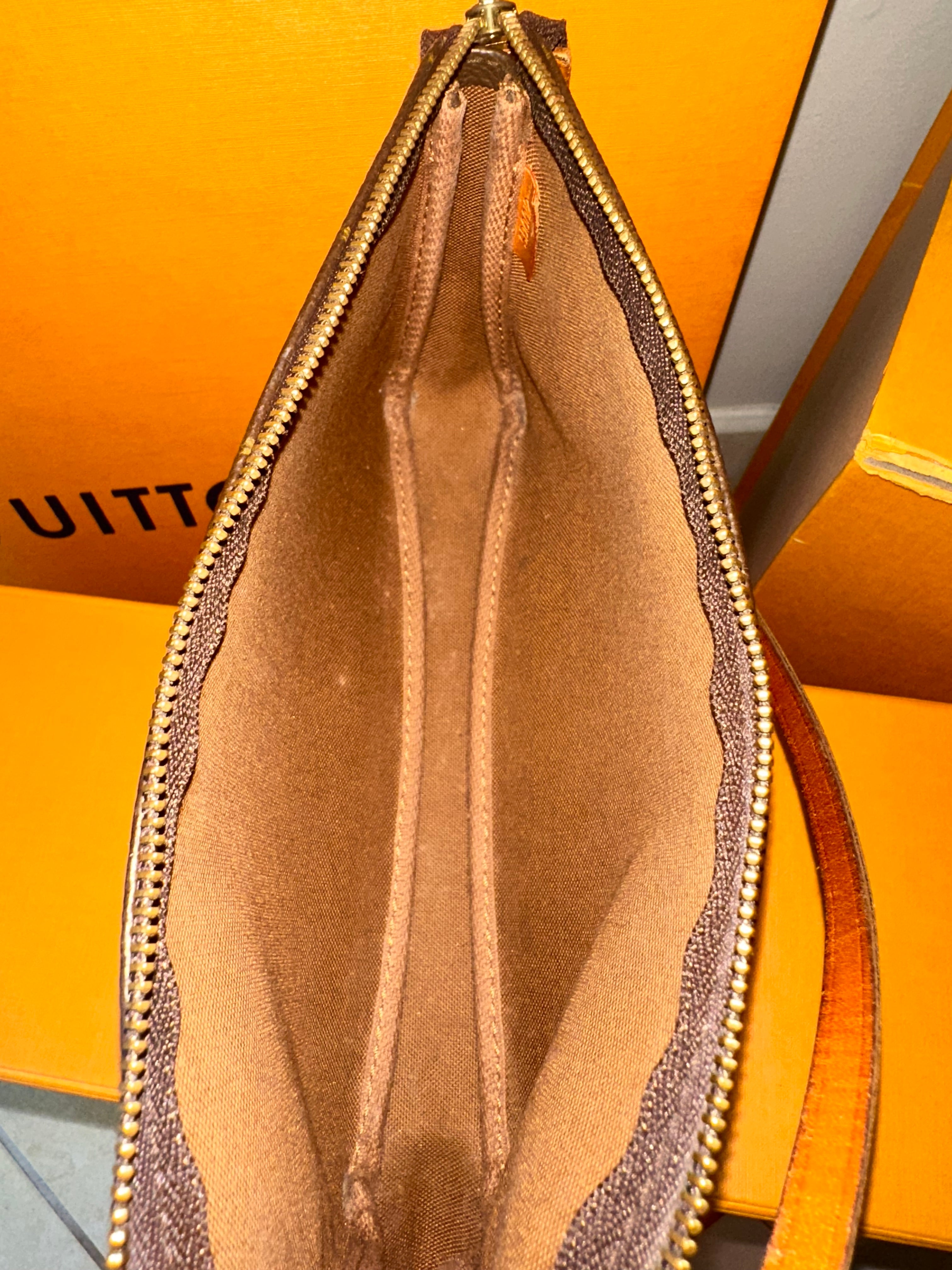 Louis Vuitton Pochette