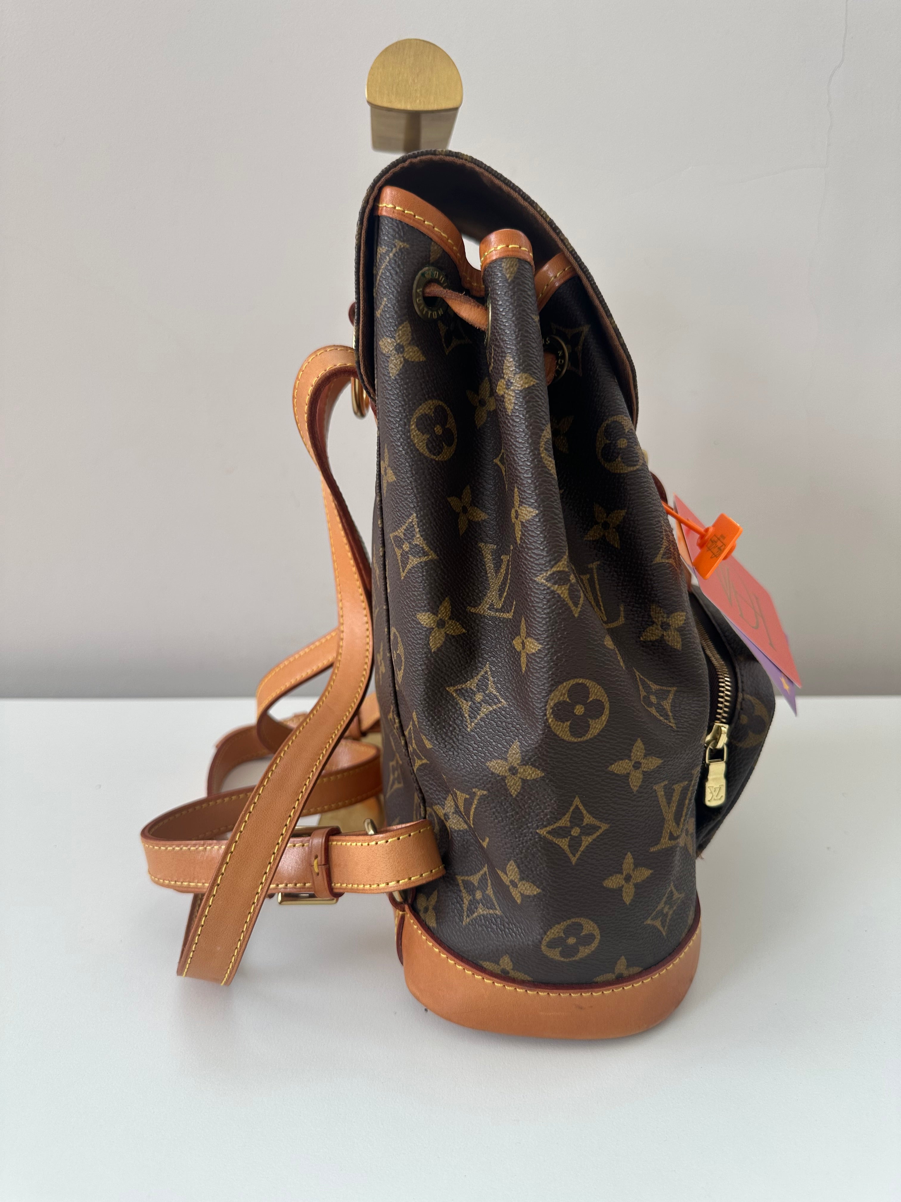 Louis Vuitton Montsouris MM