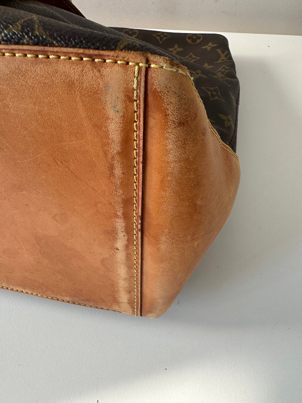 Louis Vuitton Cabas Mezzo