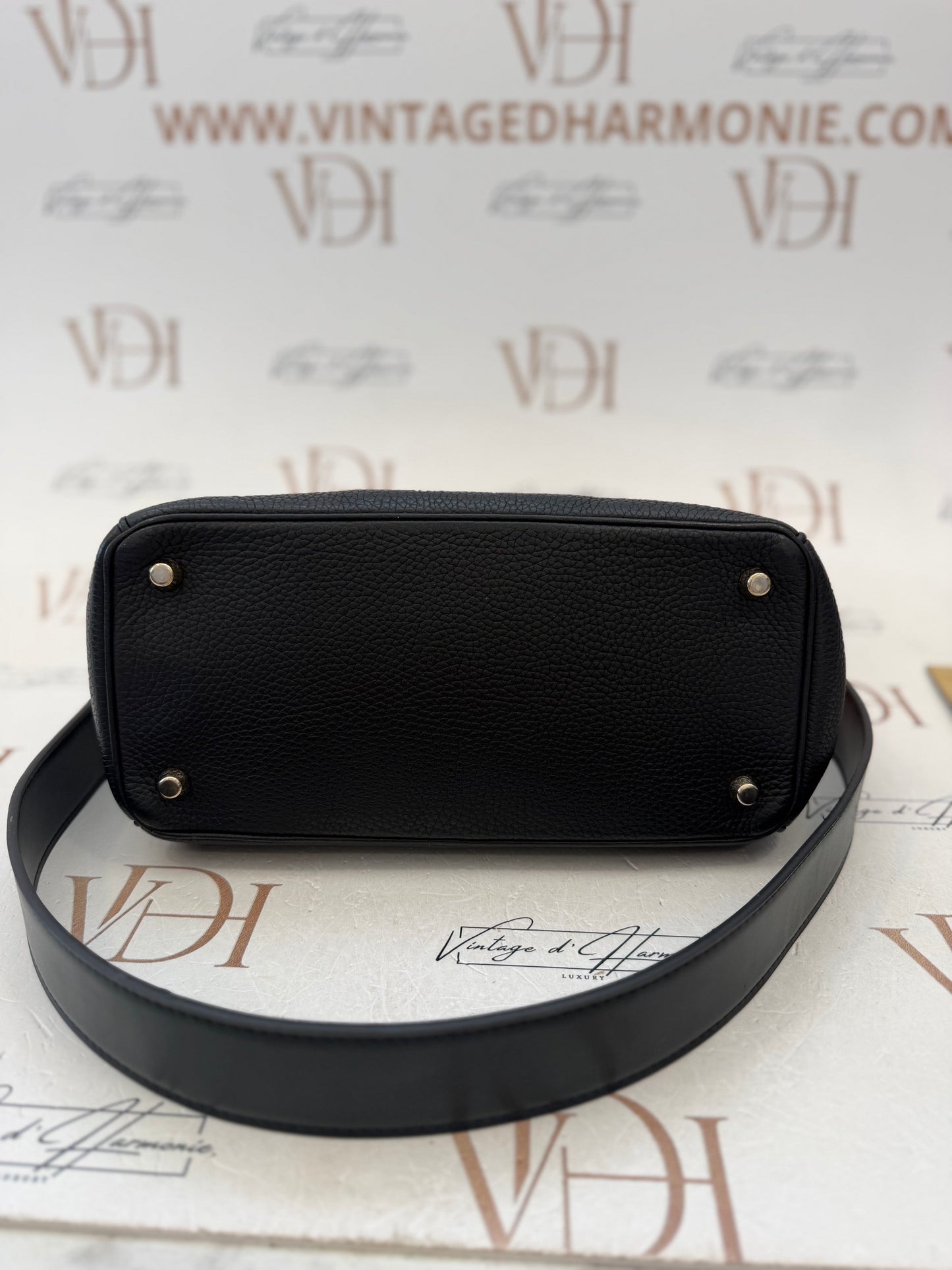 383675-Dior Be
