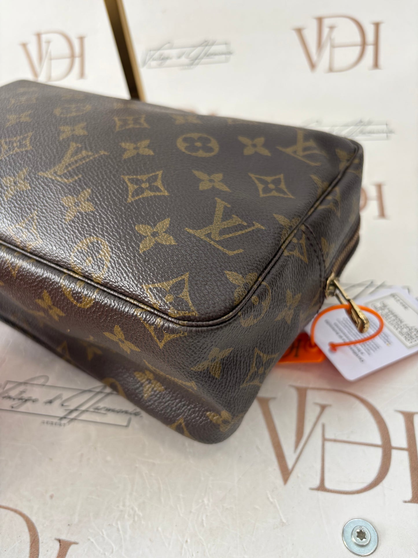 018532 - Louis Vuitton Trousse Toilette 28