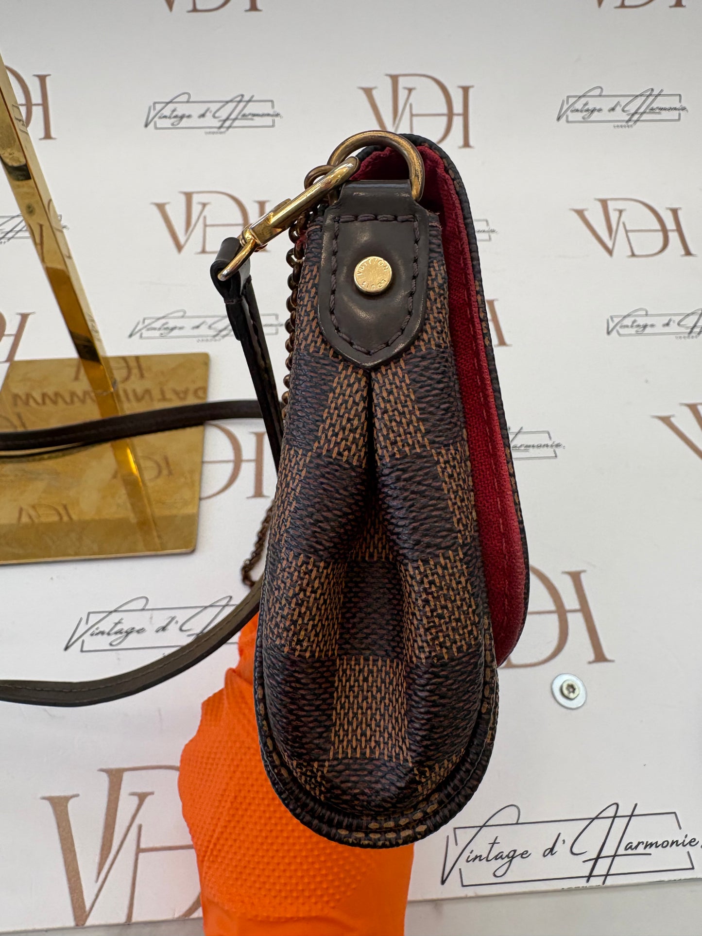 018727 - Louis Vuitton Favorite MM