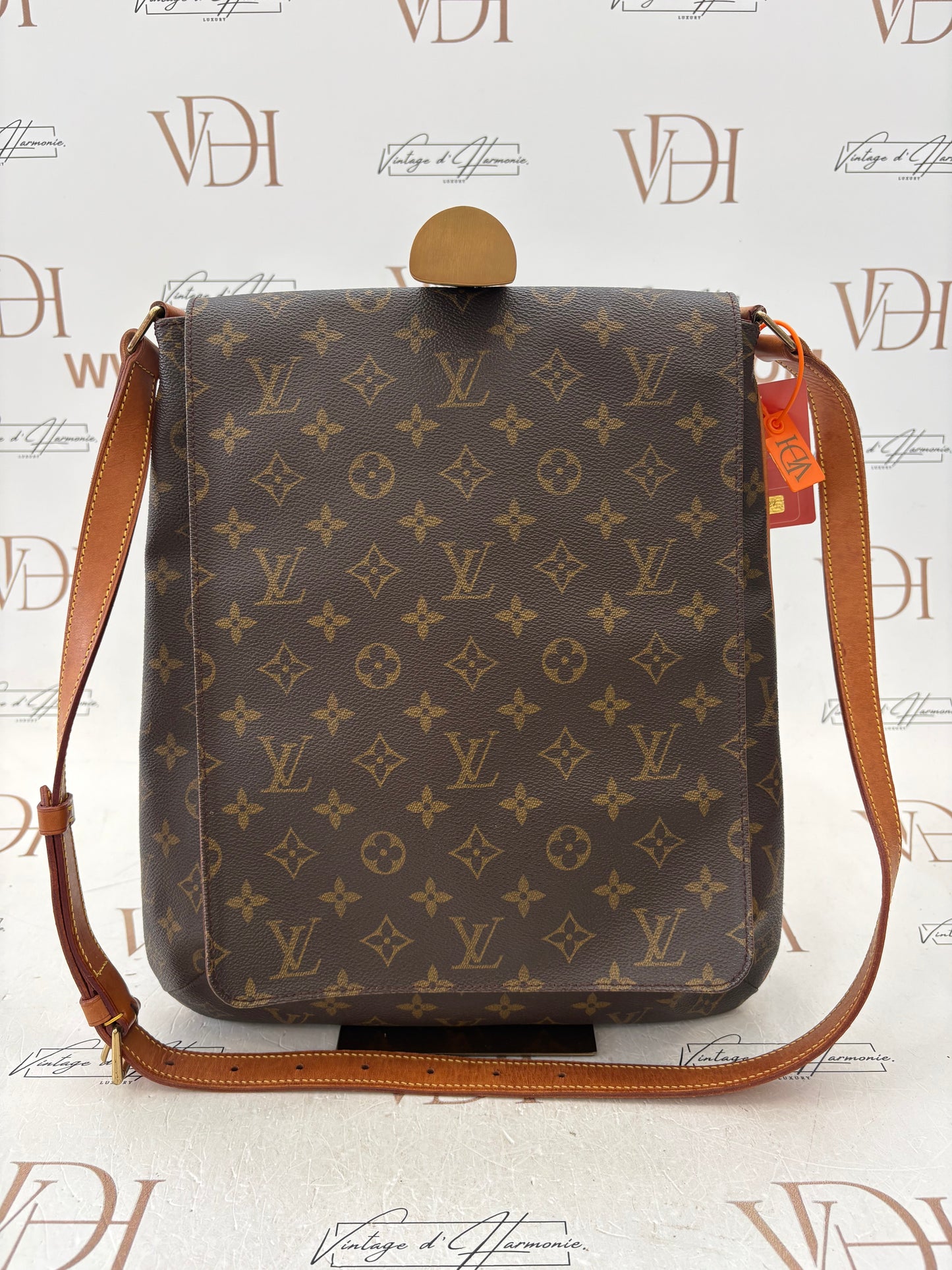 018327 - Louis Vuitton Musette