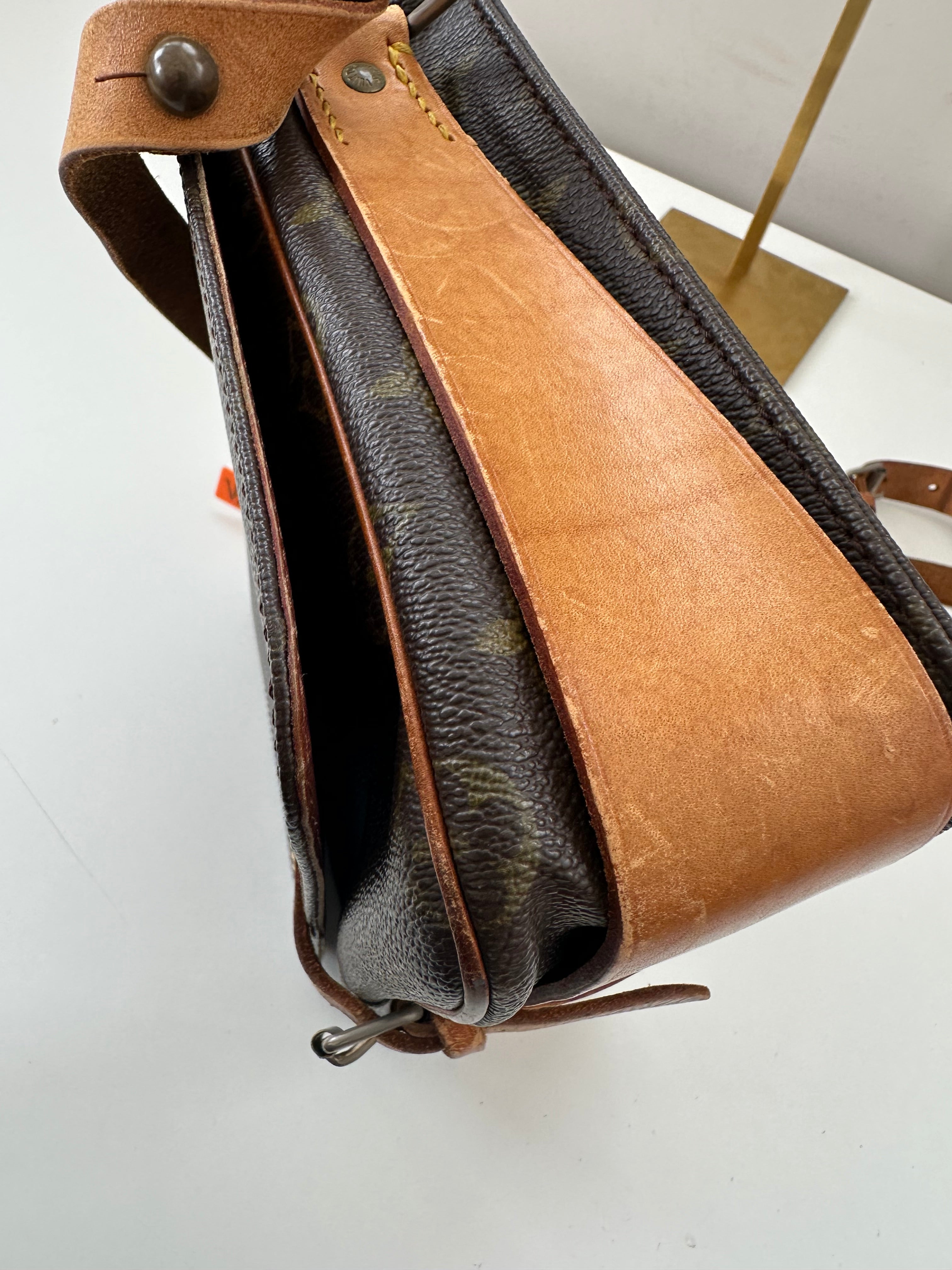 Louis Vuitton Cartouchiere GM